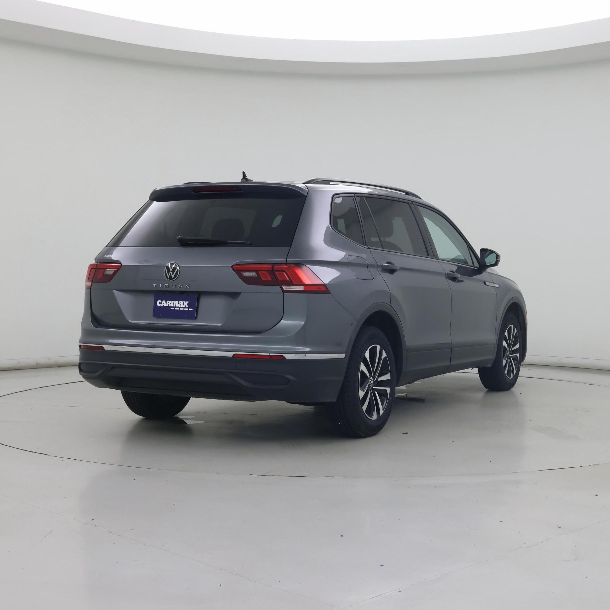Thumbnail: 2023 Volkswagen Tiguan - 8