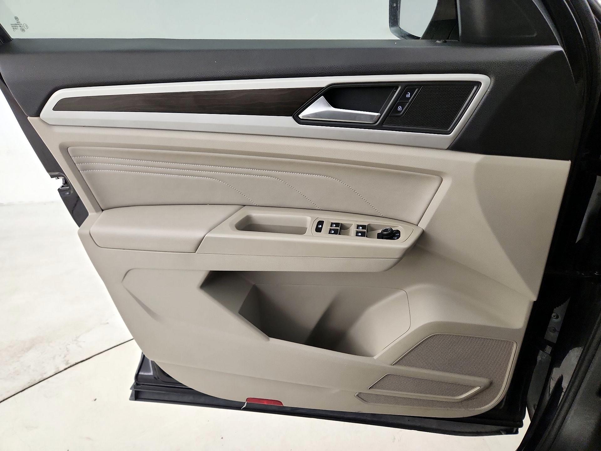 Thumbnail: 2022 Volkswagen Atlas - 12
