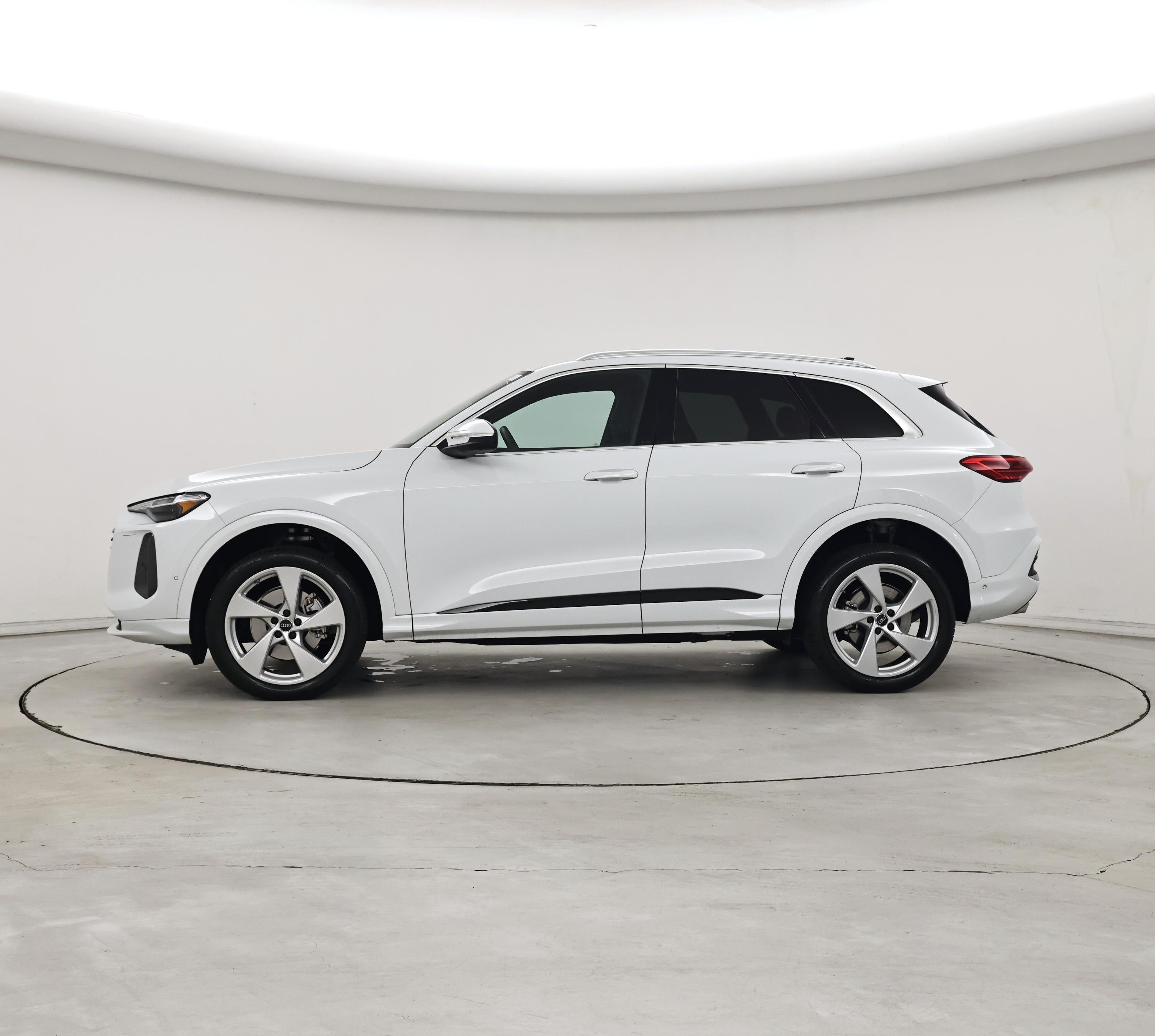 Thumbnail: 2025 Audi Q5 - 3