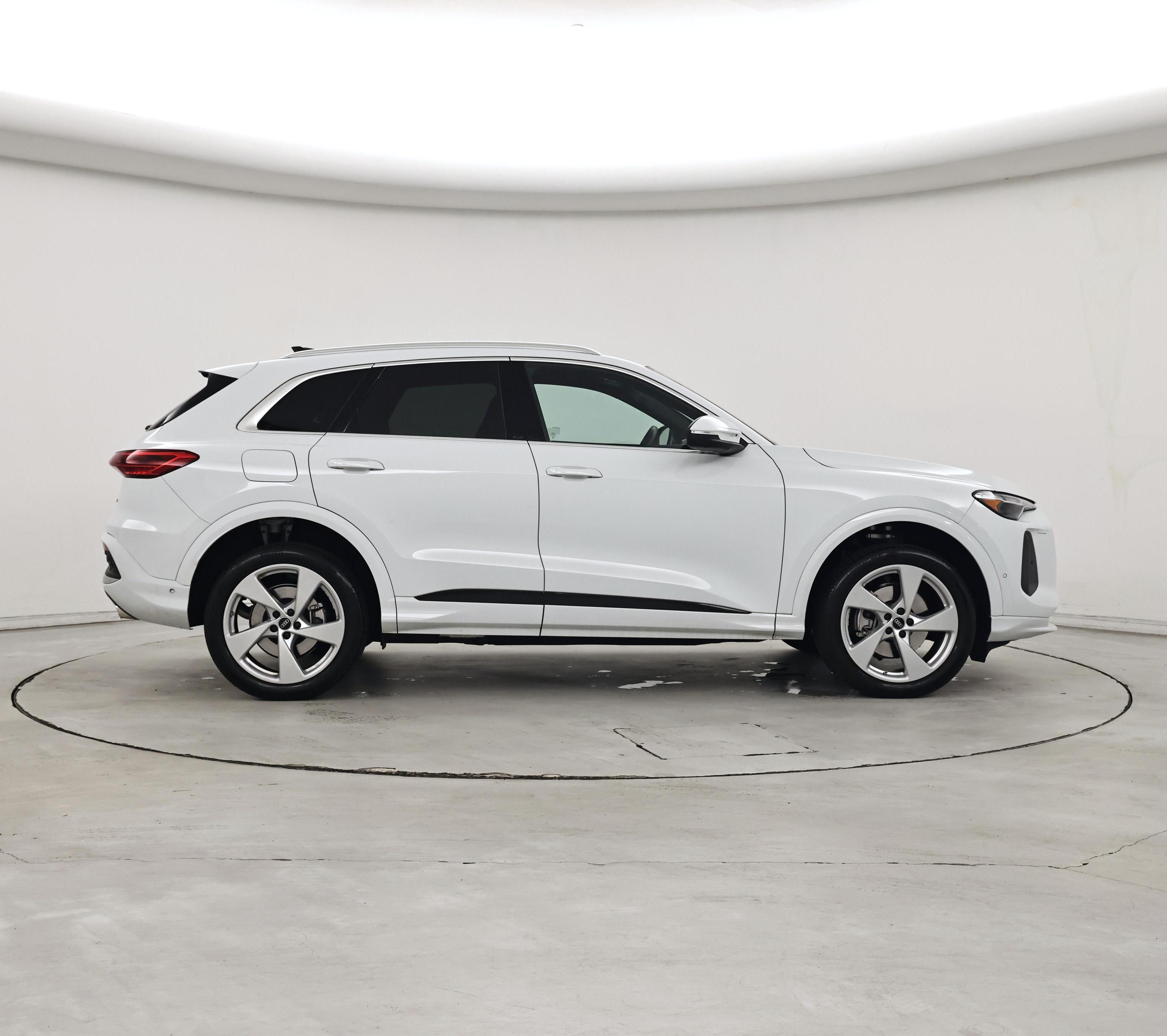 Thumbnail: 2025 Audi Q5 - 7
