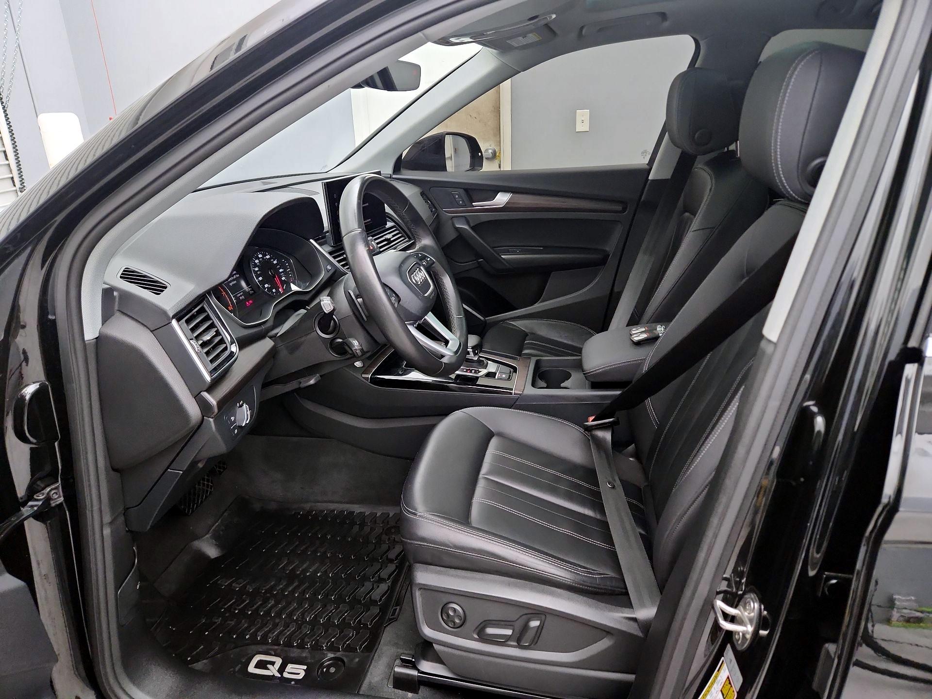 Thumbnail: 2023 Audi Q5 - 11