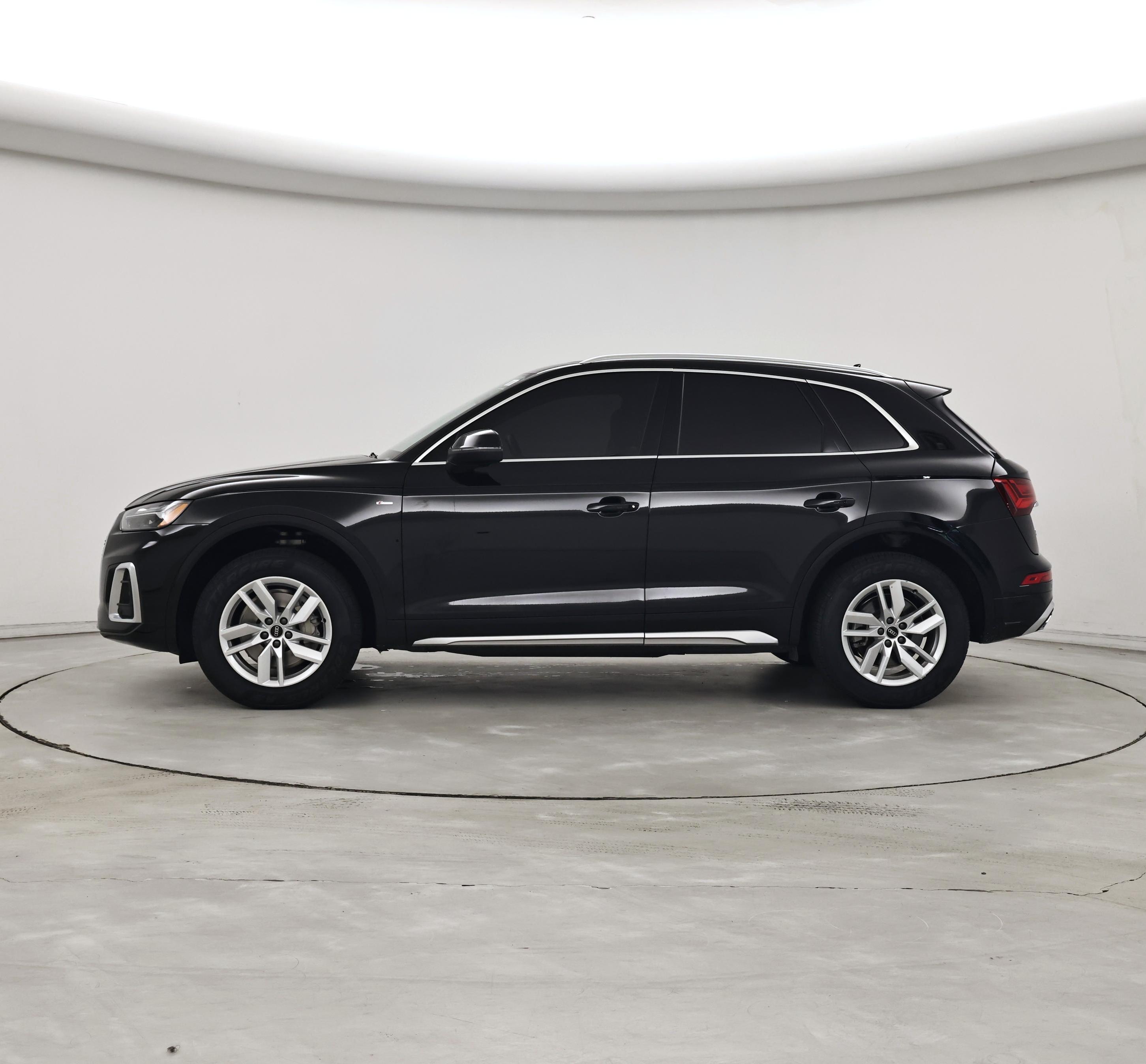 Thumbnail: 2023 Audi Q5 - 3