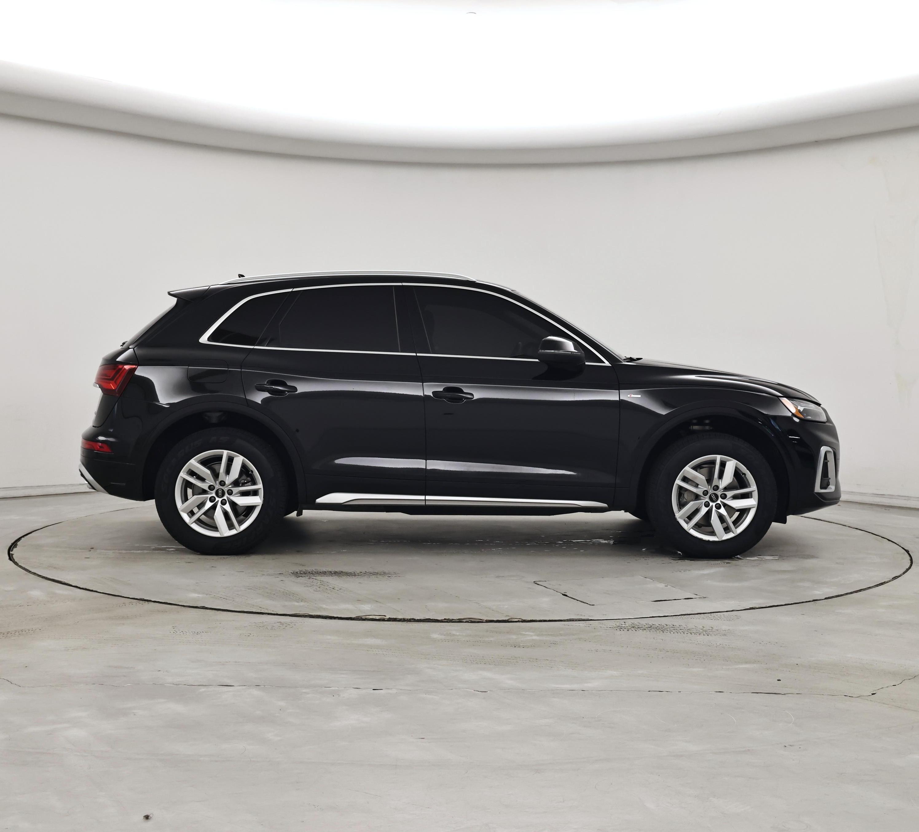 Thumbnail: 2023 Audi Q5 - 7