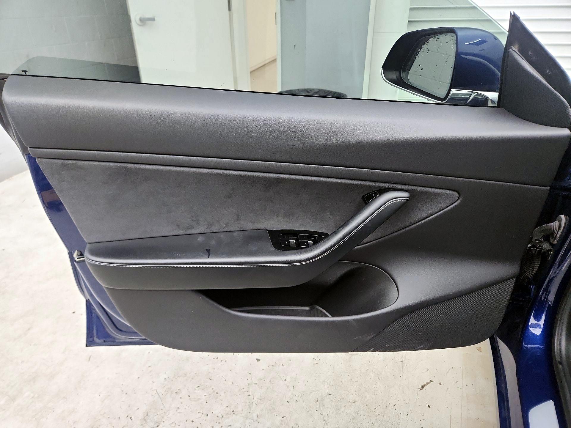 Thumbnail: 2019 Tesla Model 3 - 12