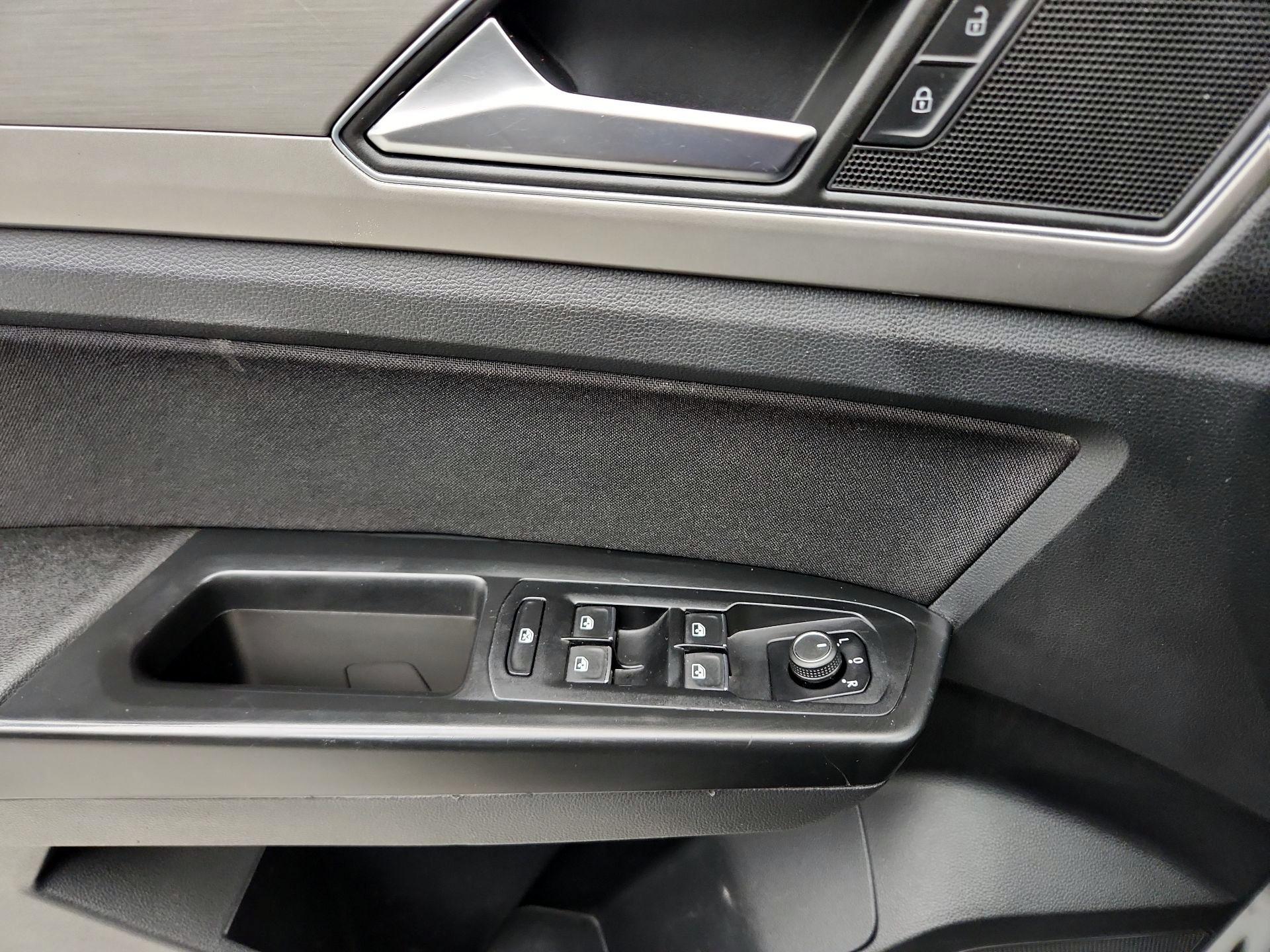 Thumbnail: 2018 Volkswagen Atlas - 12