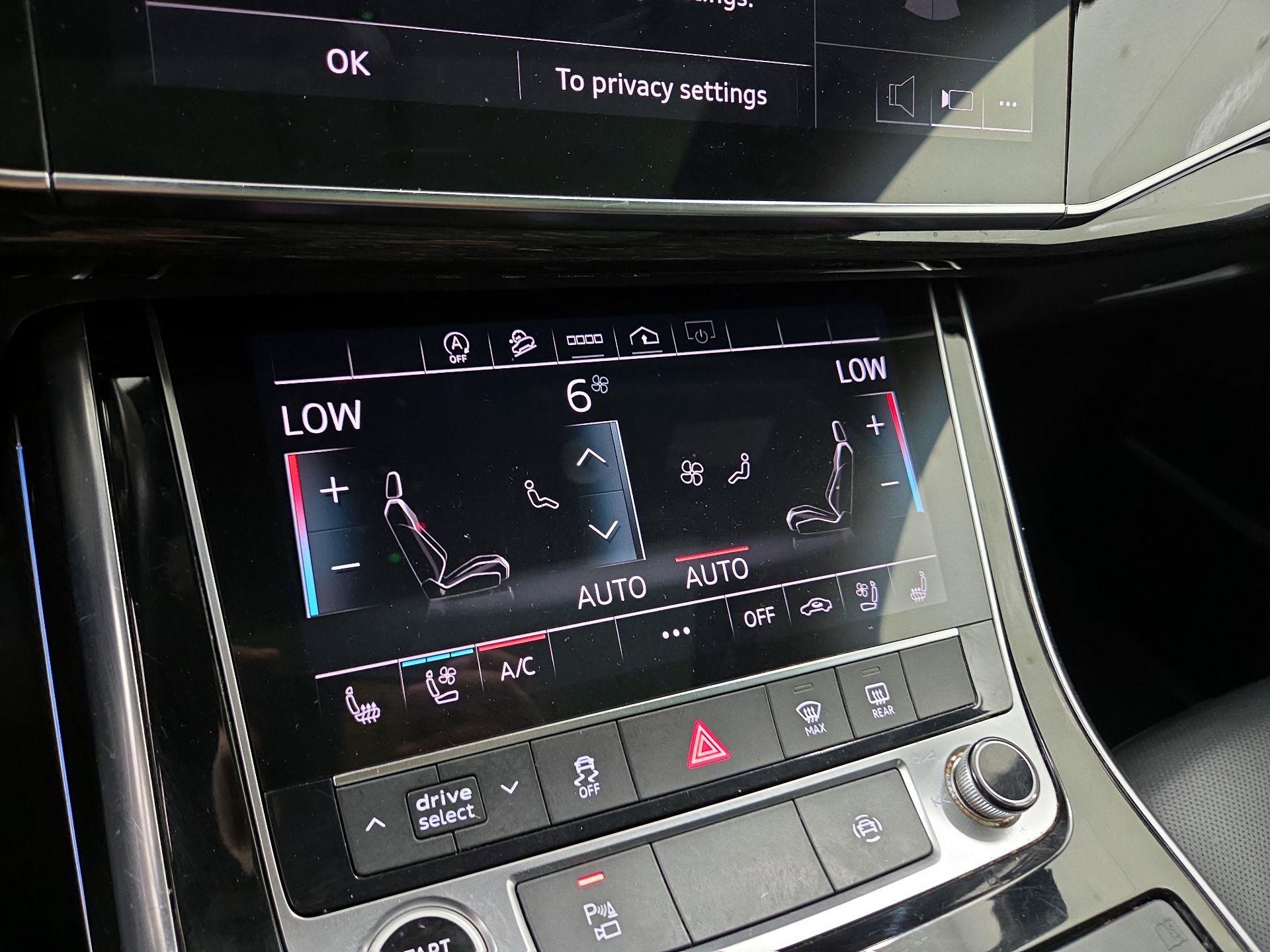 Thumbnail: 2022 Audi Q7 - 17
