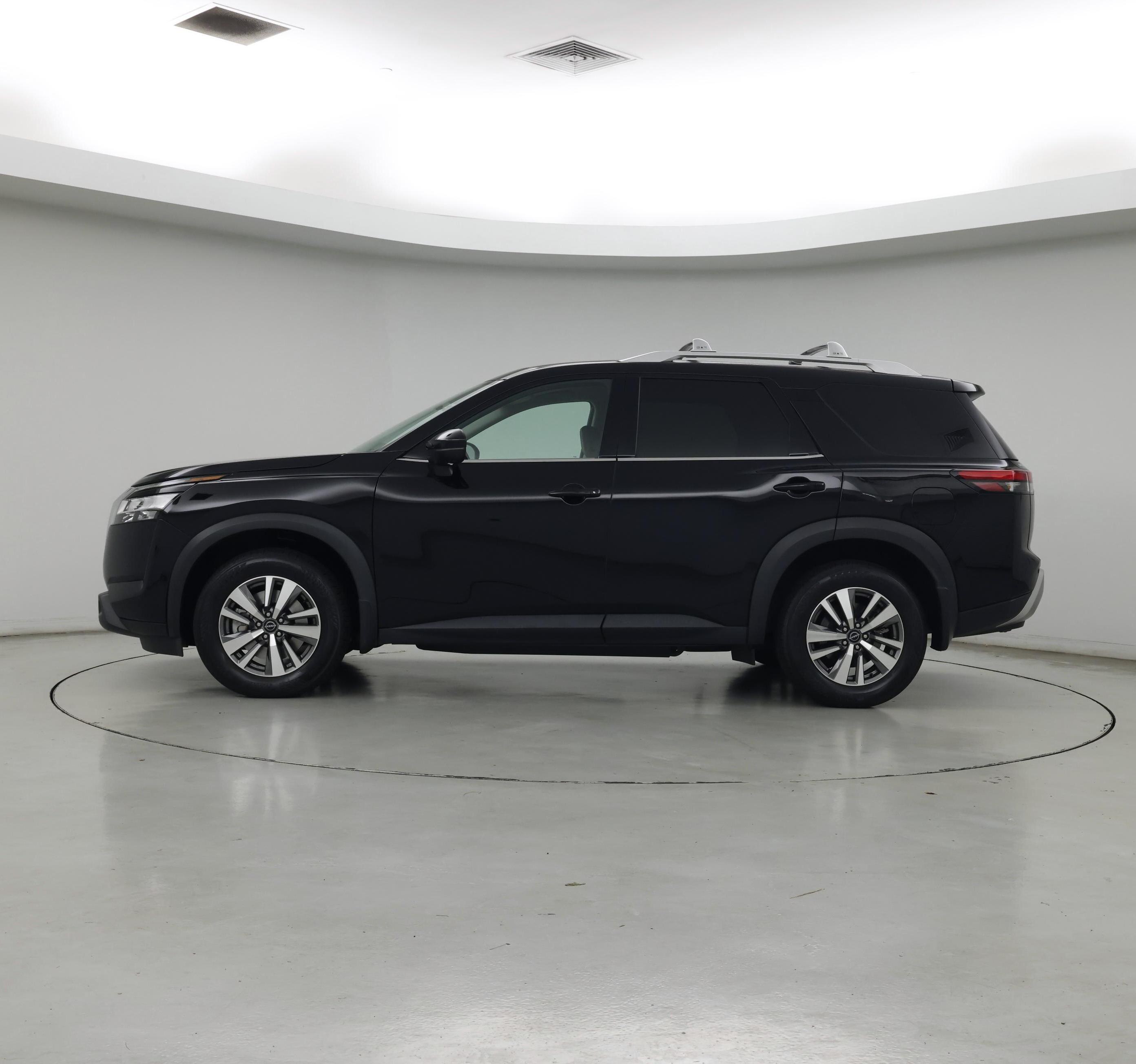 Thumbnail: 2023 Nissan Pathfinder - 3