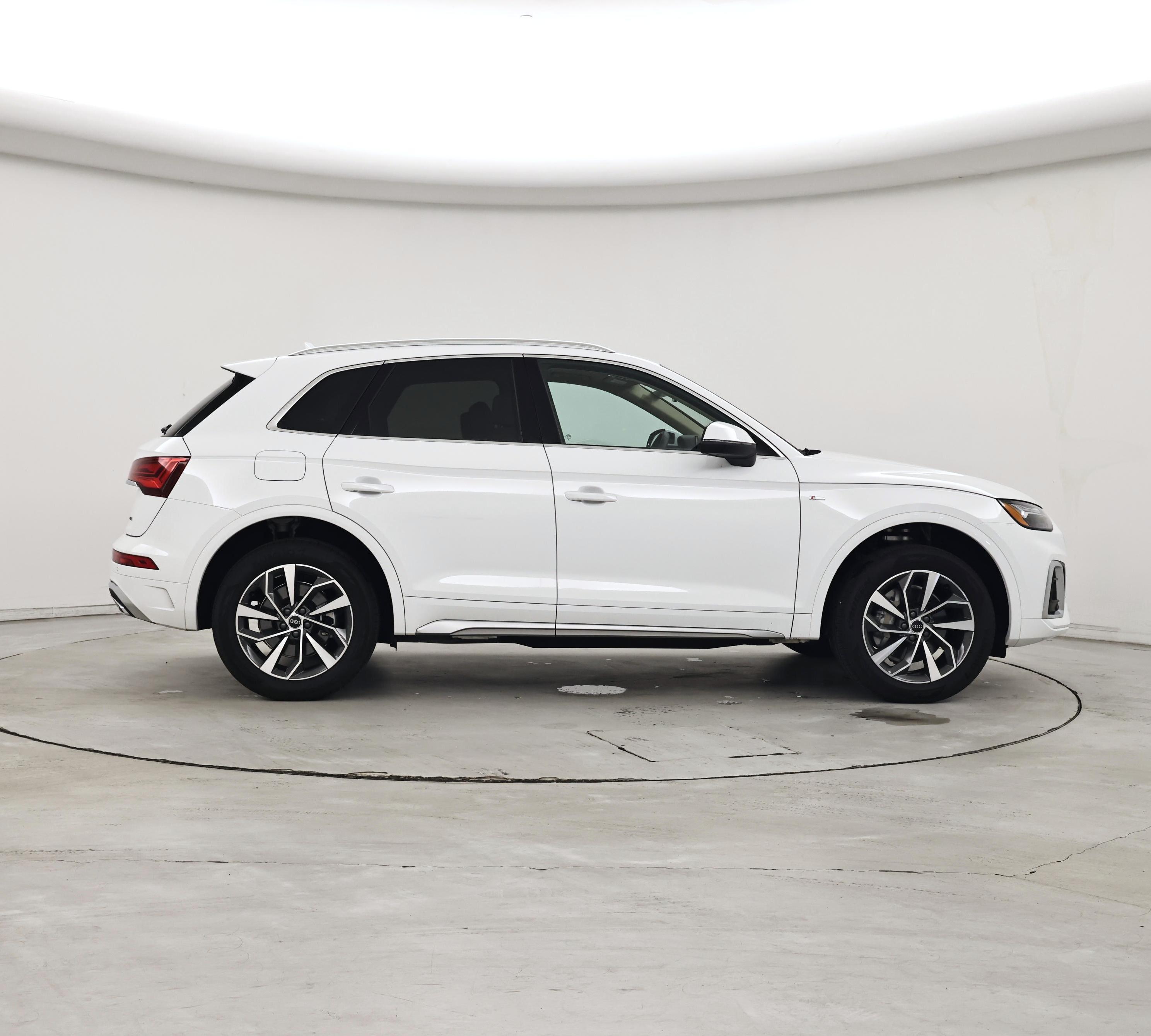 Thumbnail: 2024 Audi Q5 - 7