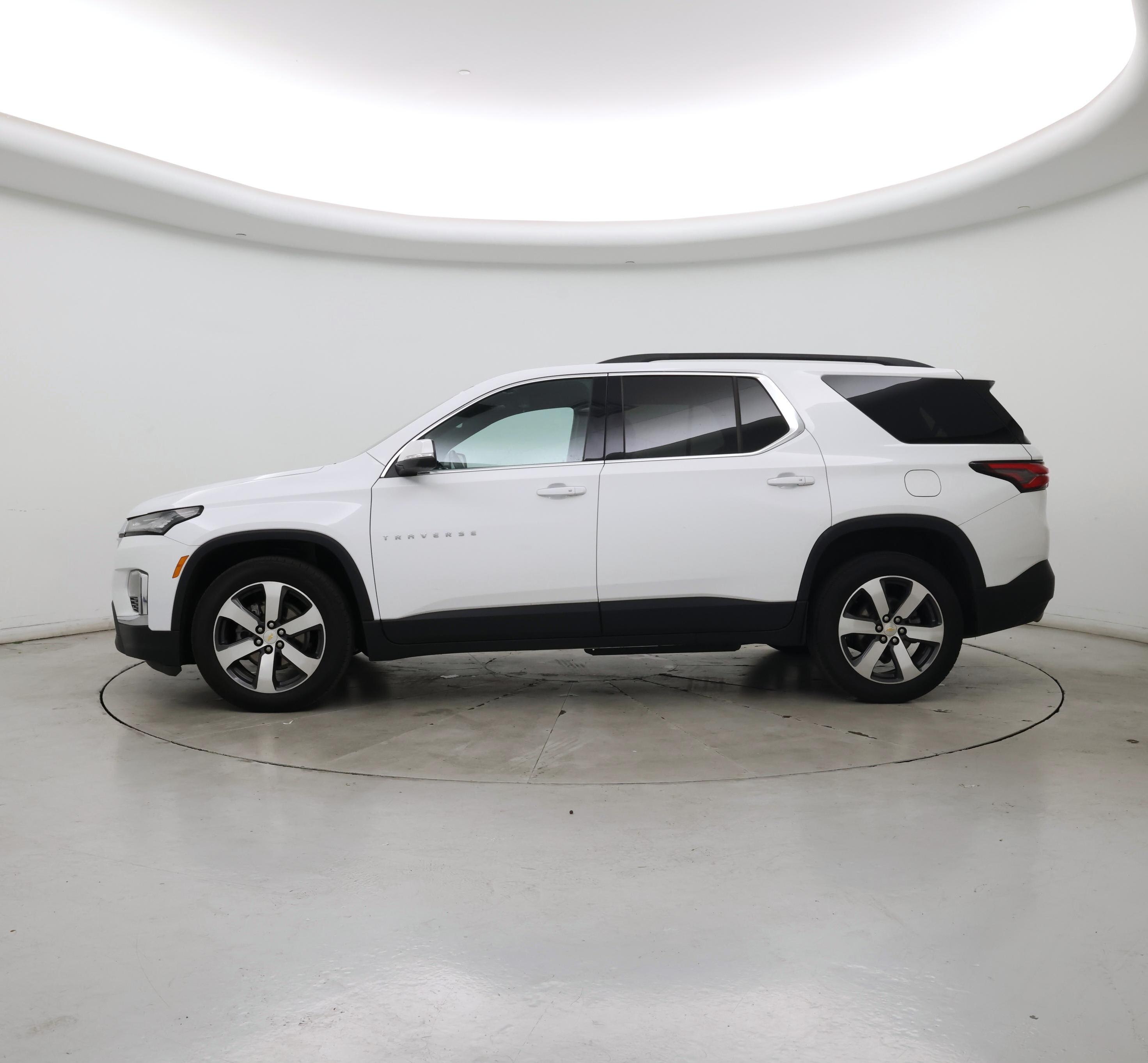 Thumbnail: 2023 Chevrolet Traverse - 3
