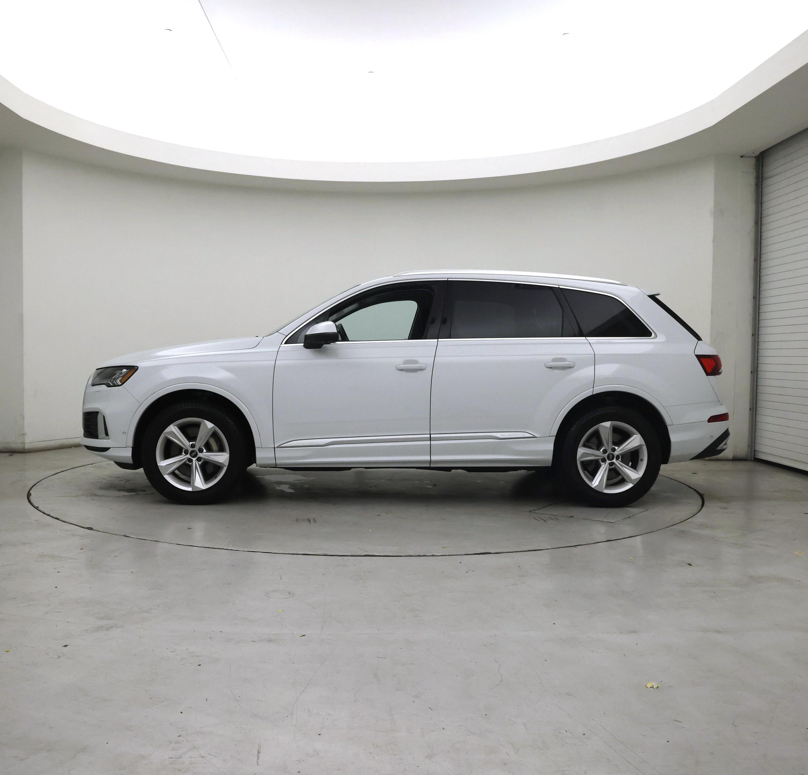 Thumbnail: 2023 Audi Q7 - 3