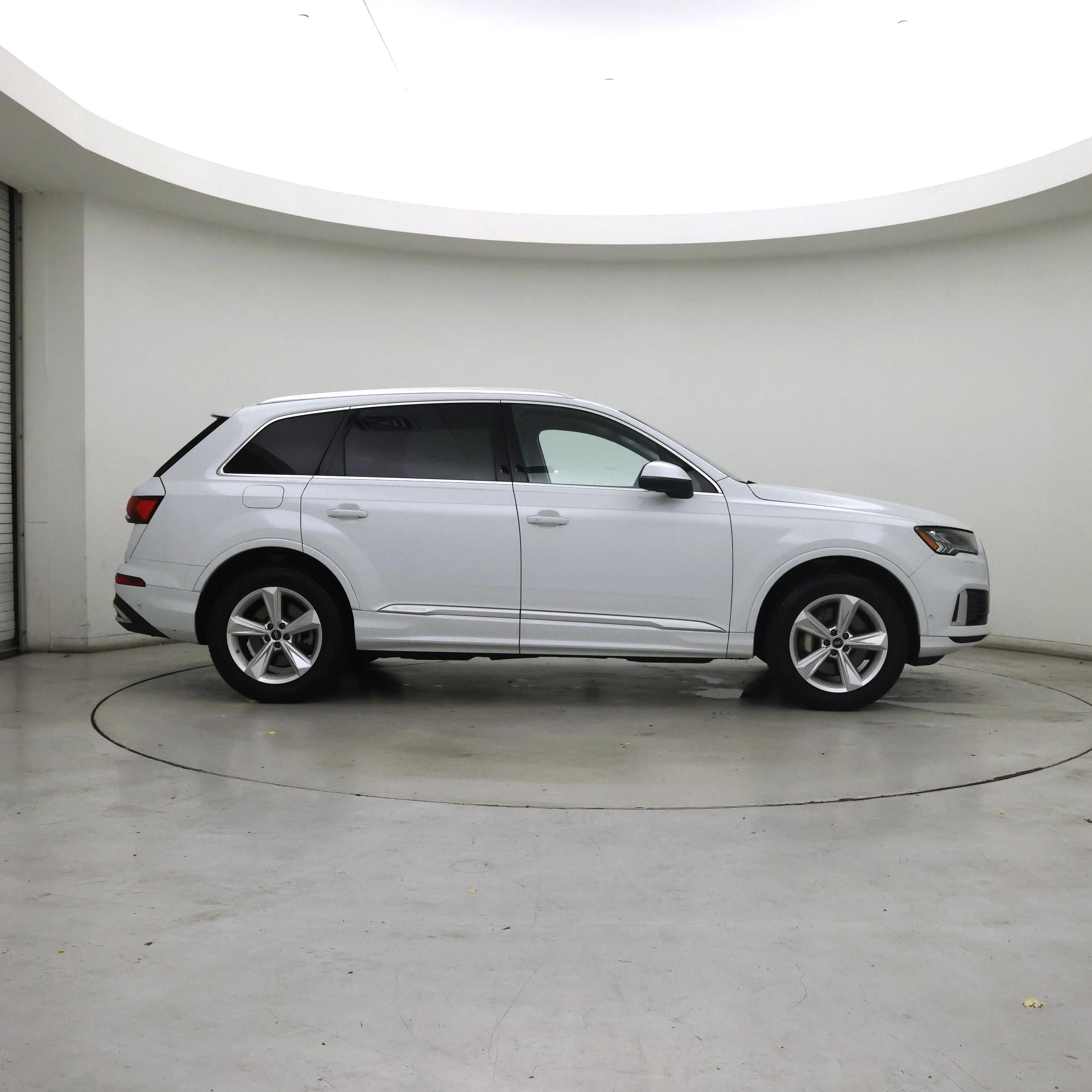 Thumbnail: 2023 Audi Q7 - 7