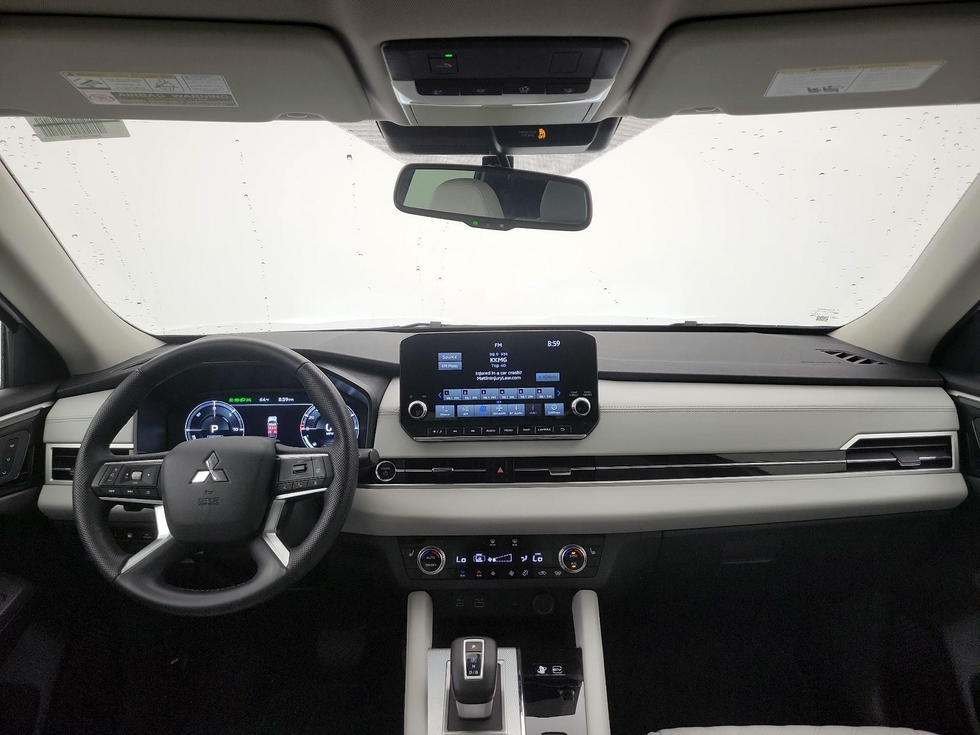 Thumbnail: 2023 Mitsubishi Outlander - 9