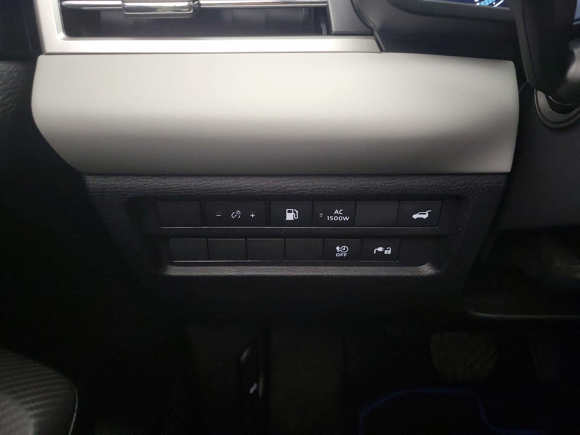 Thumbnail: 2023 Mitsubishi Outlander - 13