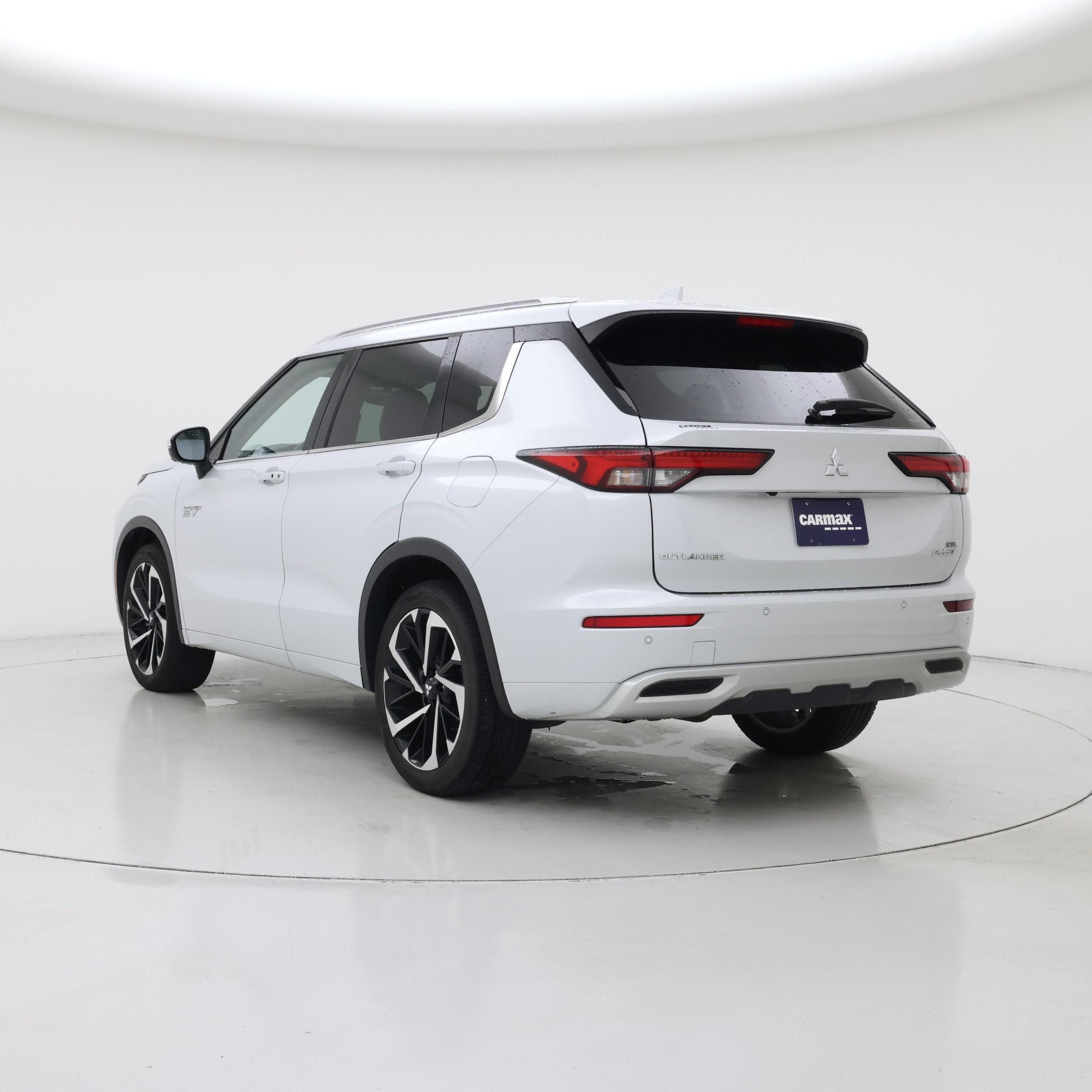Thumbnail: 2023 Mitsubishi Outlander - 2