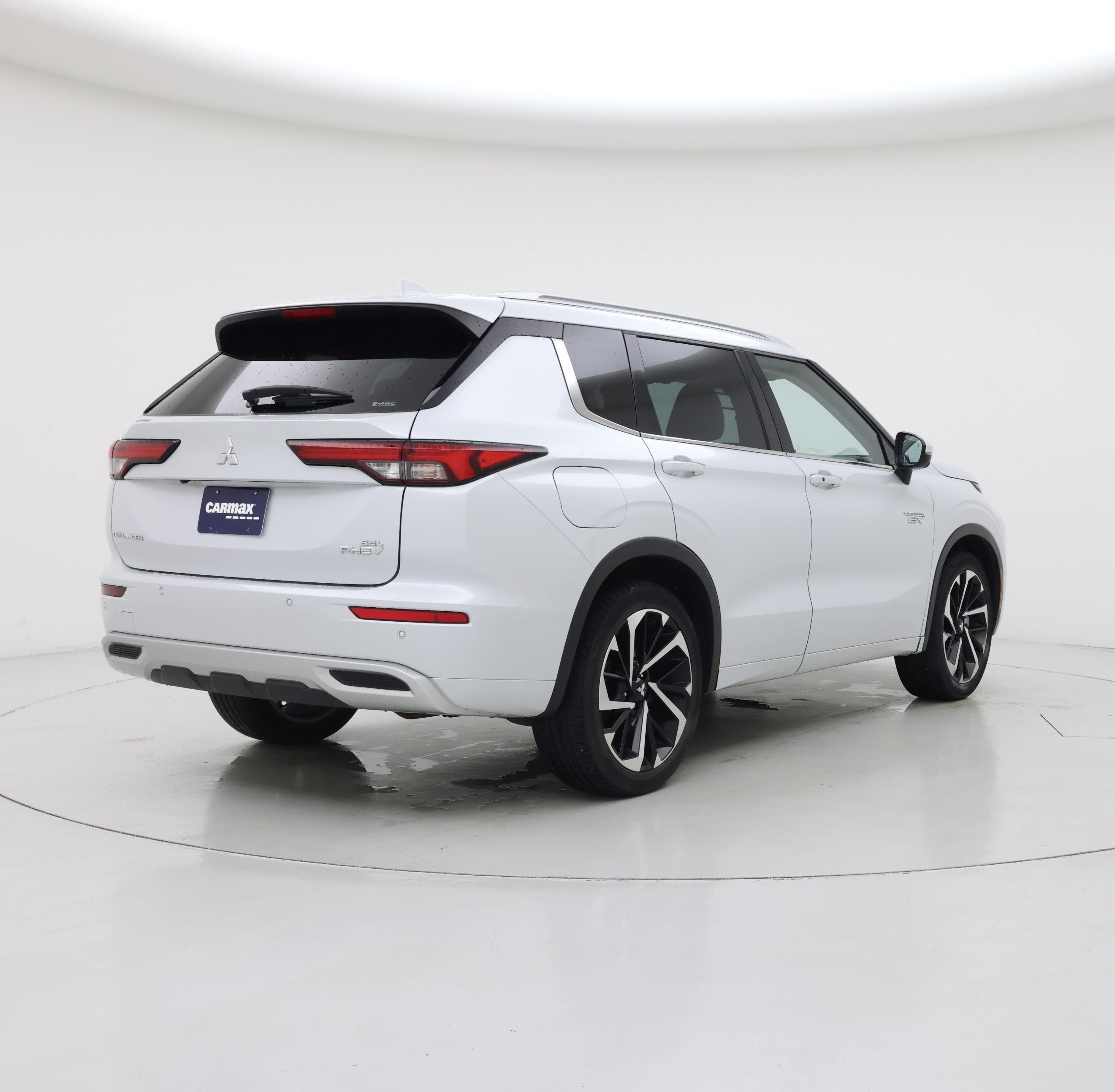 Thumbnail: 2023 Mitsubishi Outlander - 8