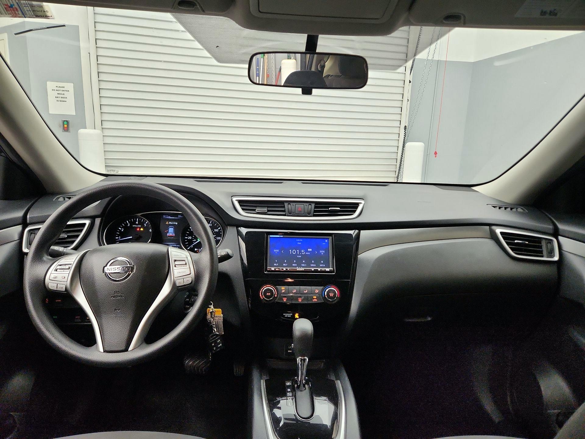 Thumbnail: 2016 Nissan Rogue - 9