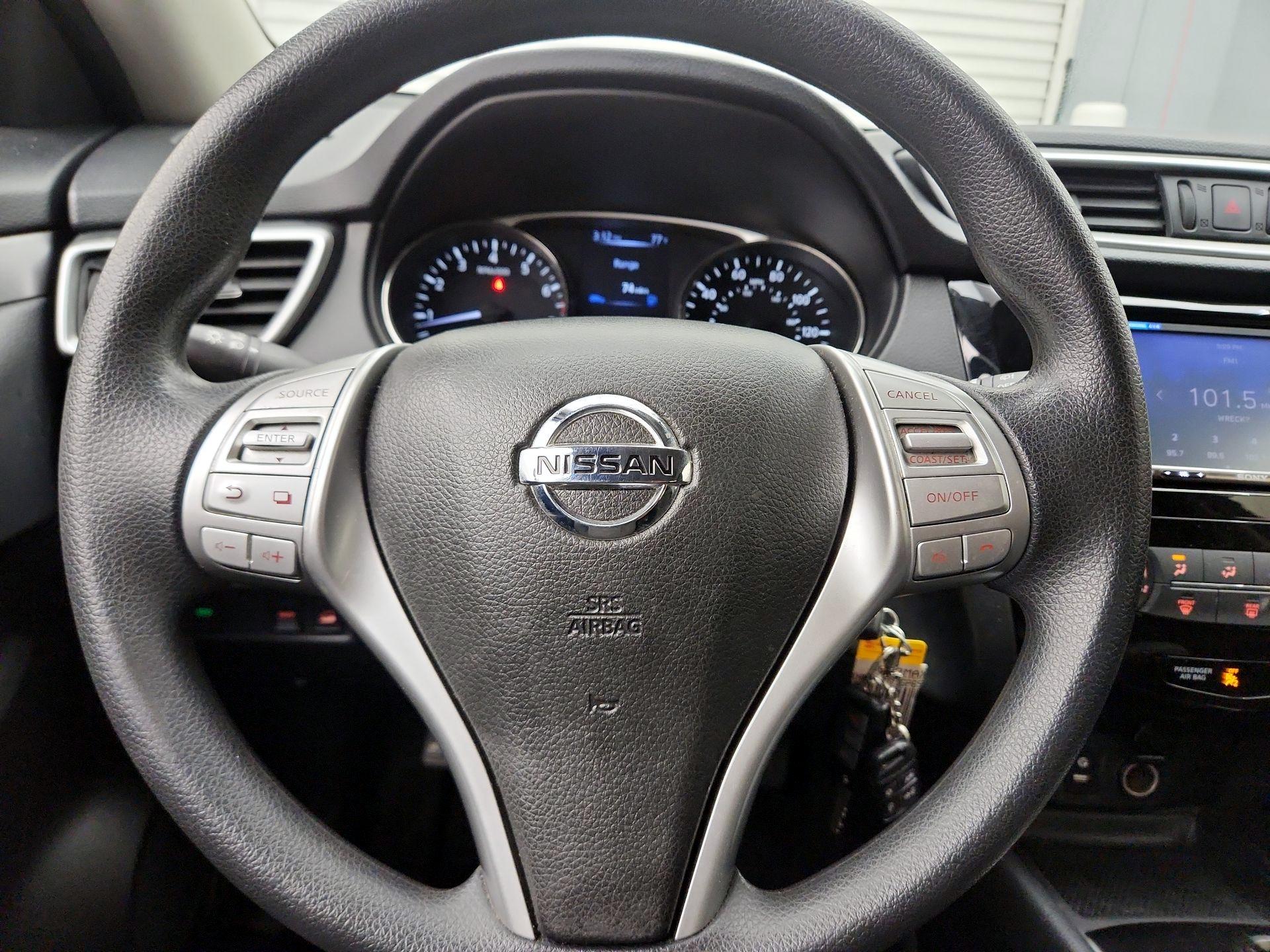 Thumbnail: 2016 Nissan Rogue - 10
