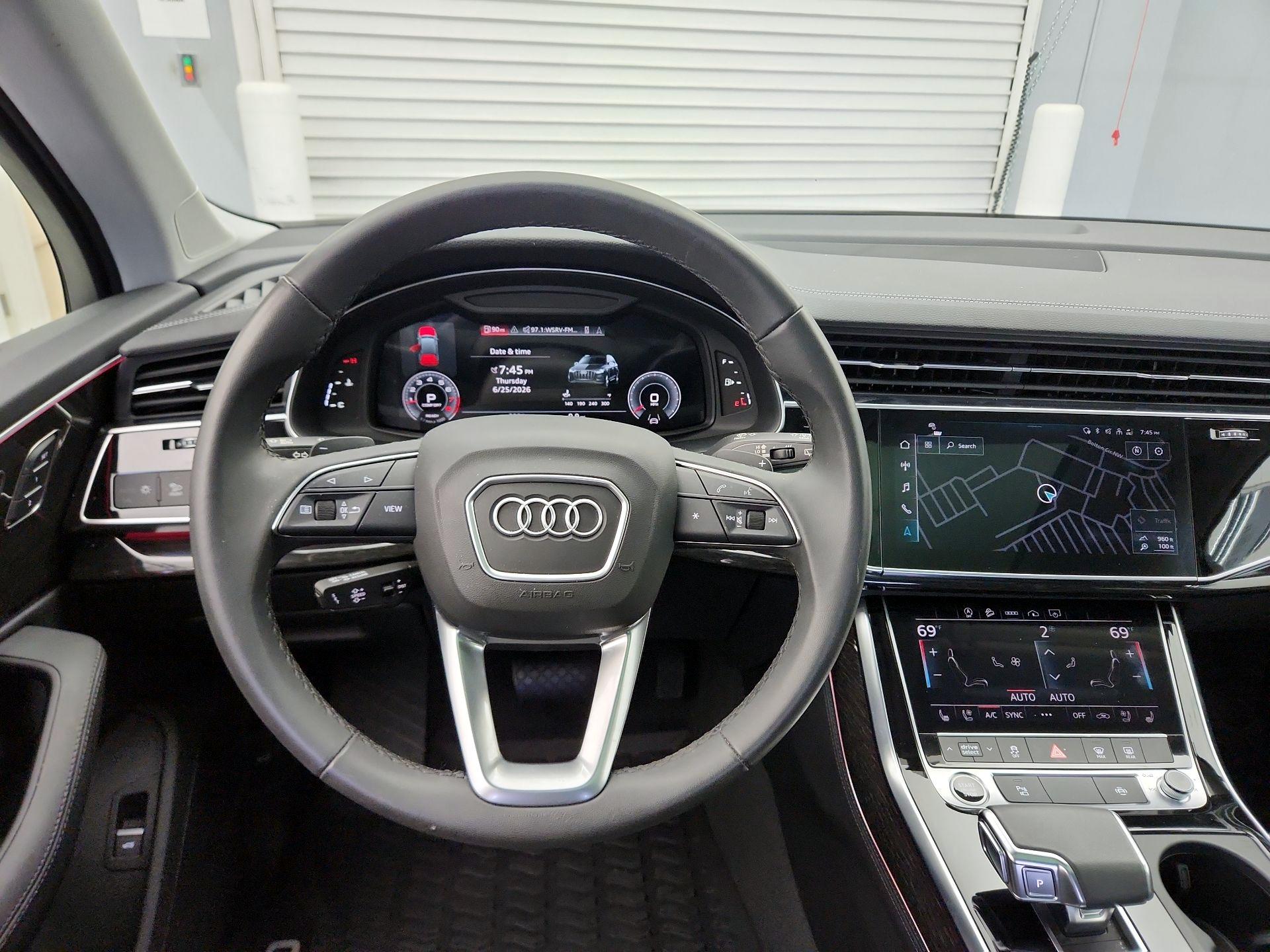 Thumbnail: 2023 Audi Q7 - 10
