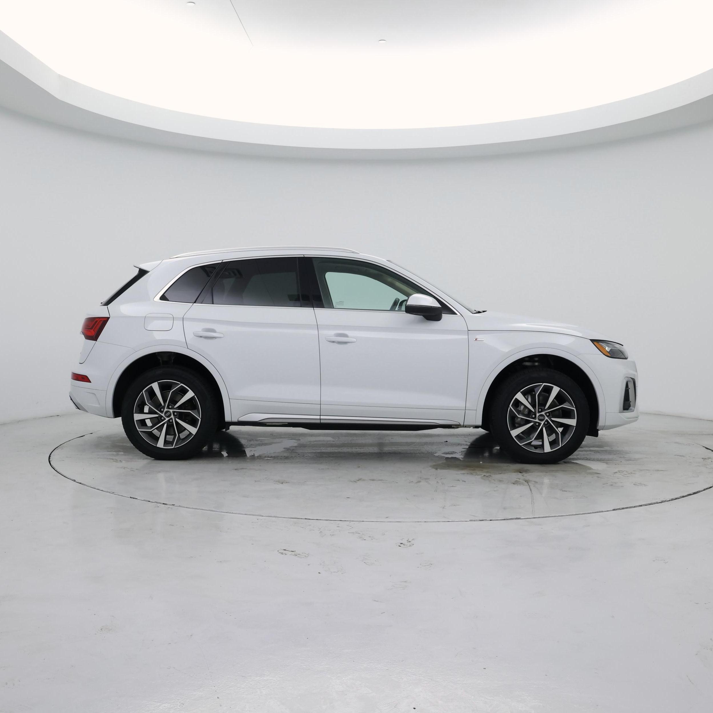 Thumbnail: 2023 Audi Q5 - 7