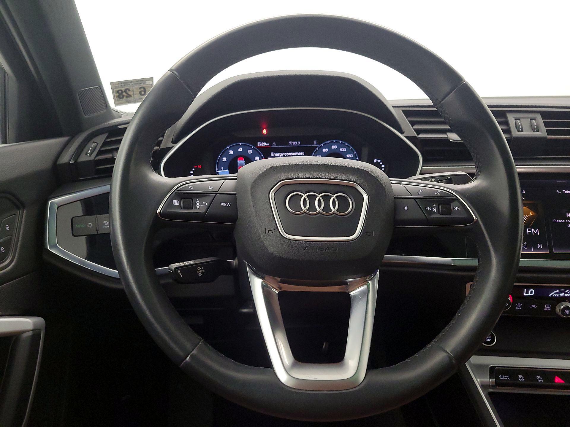Thumbnail: 2023 Audi Q3 - 10