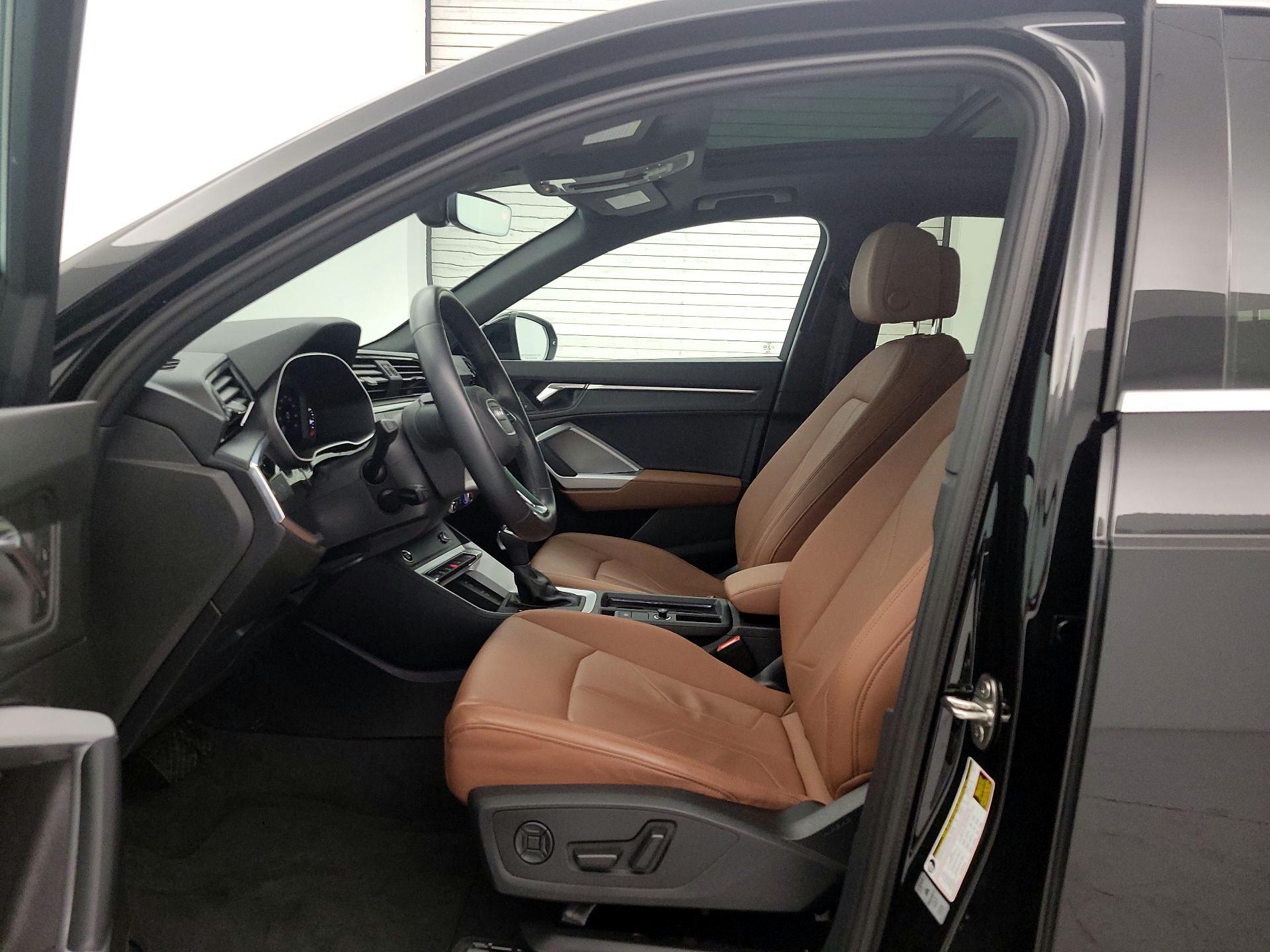 Thumbnail: 2023 Audi Q3 - 11