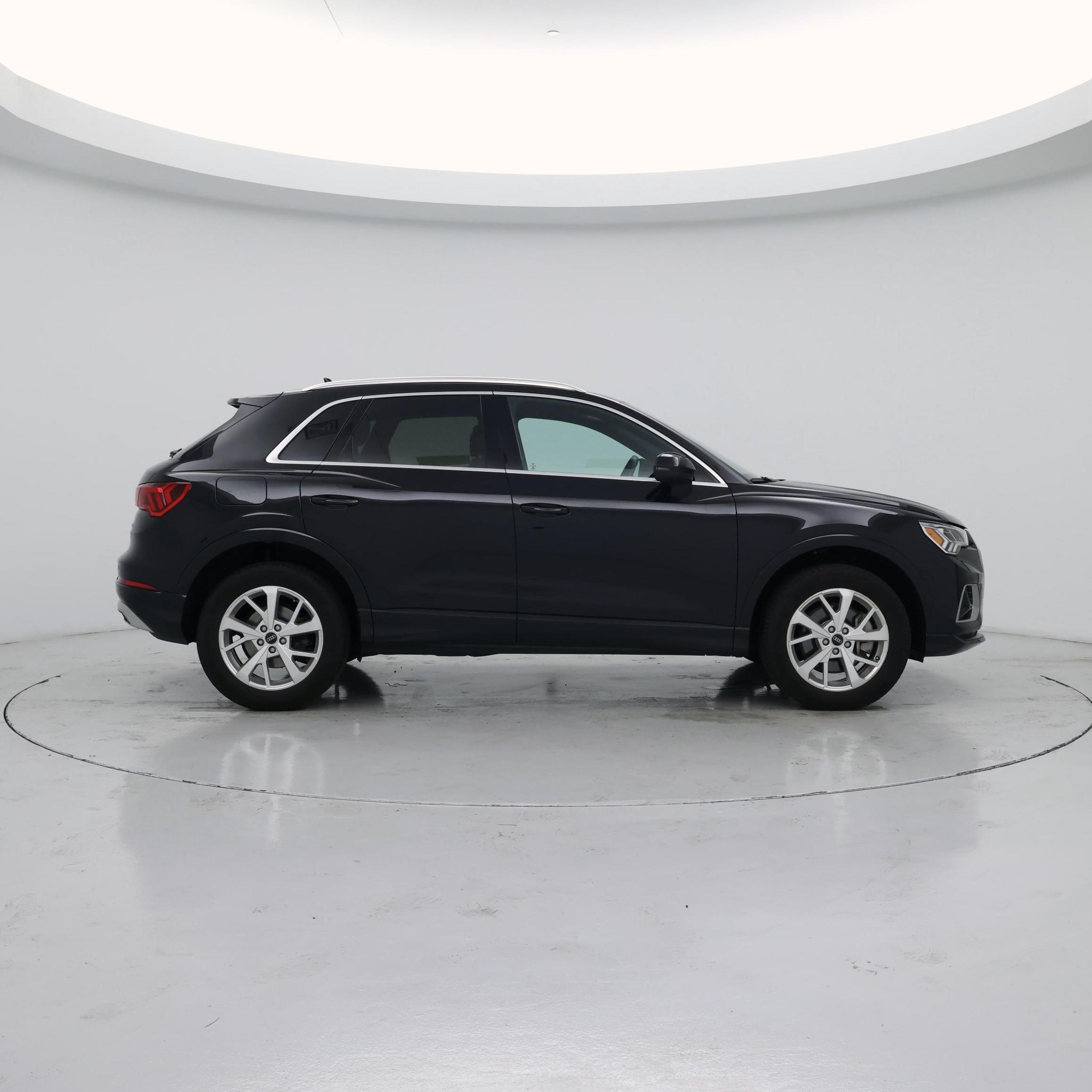 Thumbnail: 2023 Audi Q3 - 7