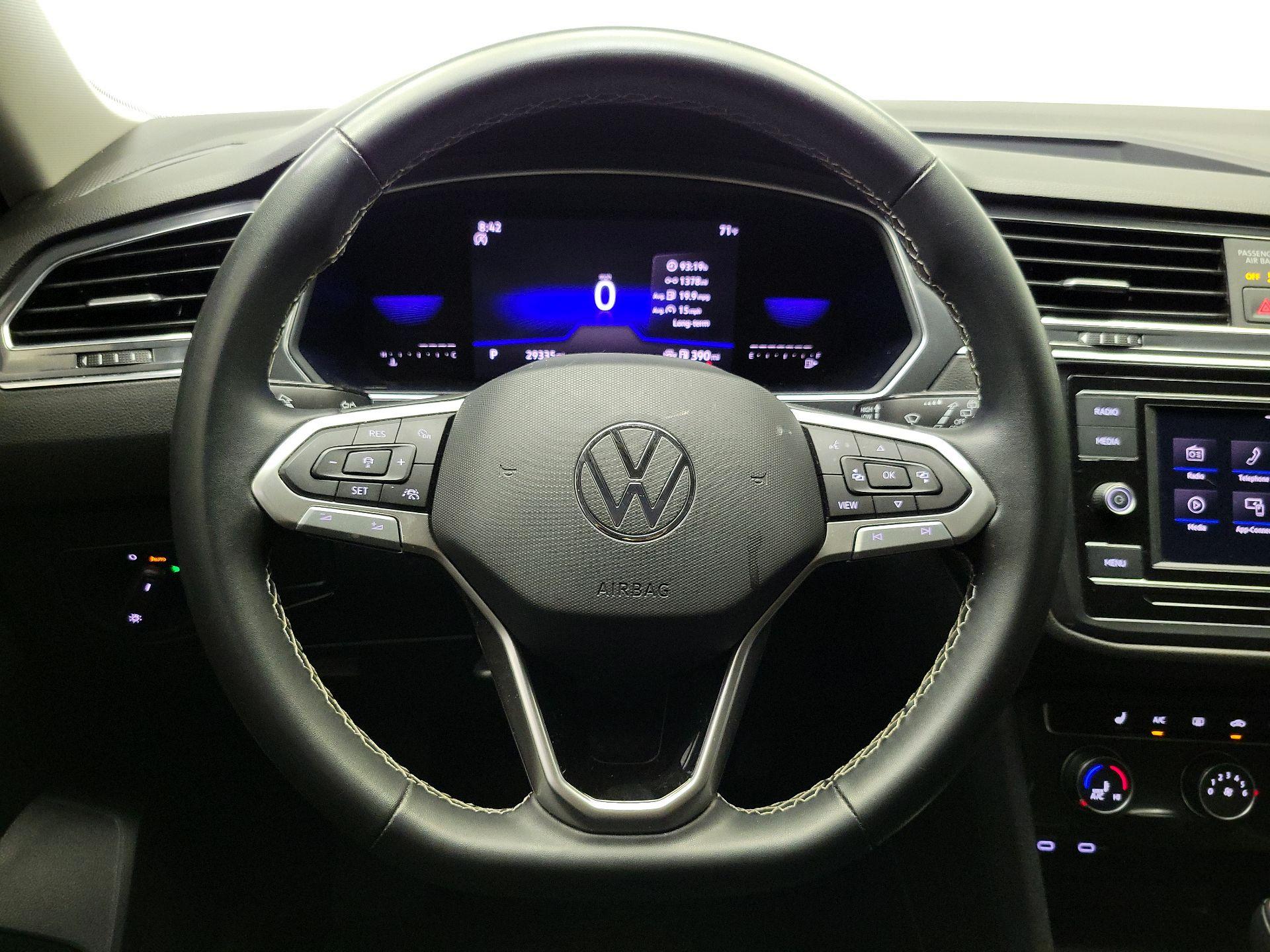 Thumbnail: 2023 Volkswagen Tiguan - 10