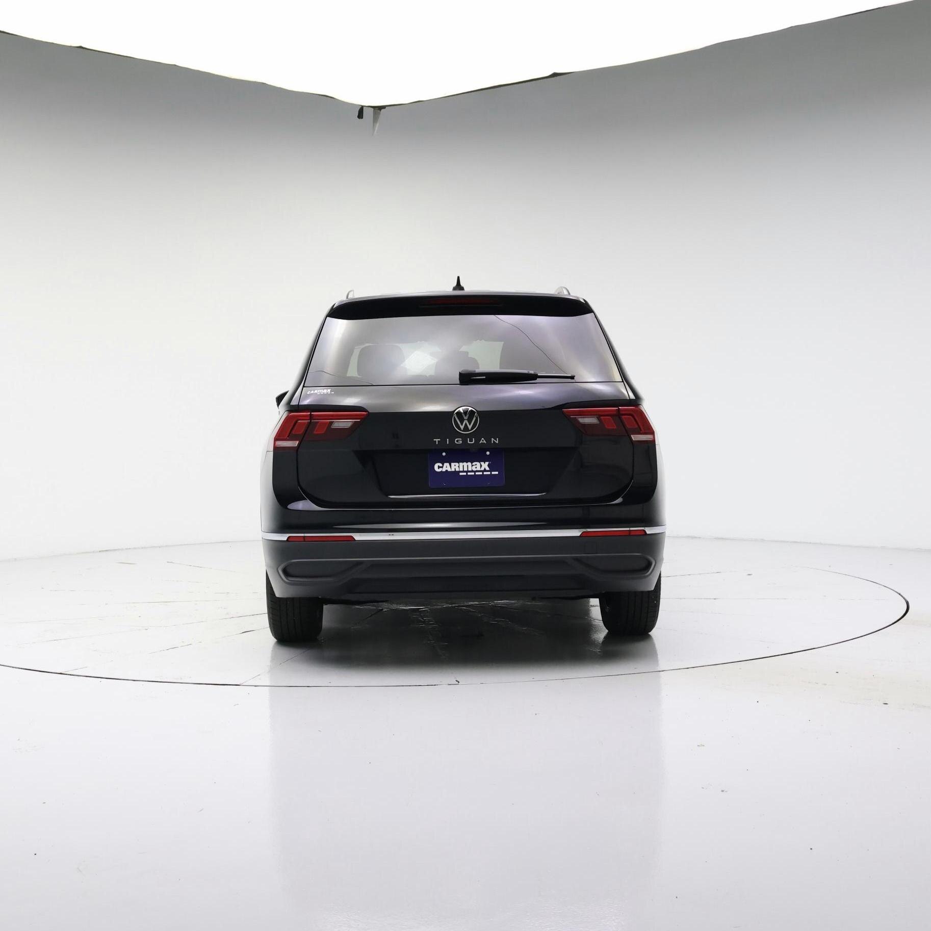 Thumbnail: 2023 Volkswagen Tiguan - 6