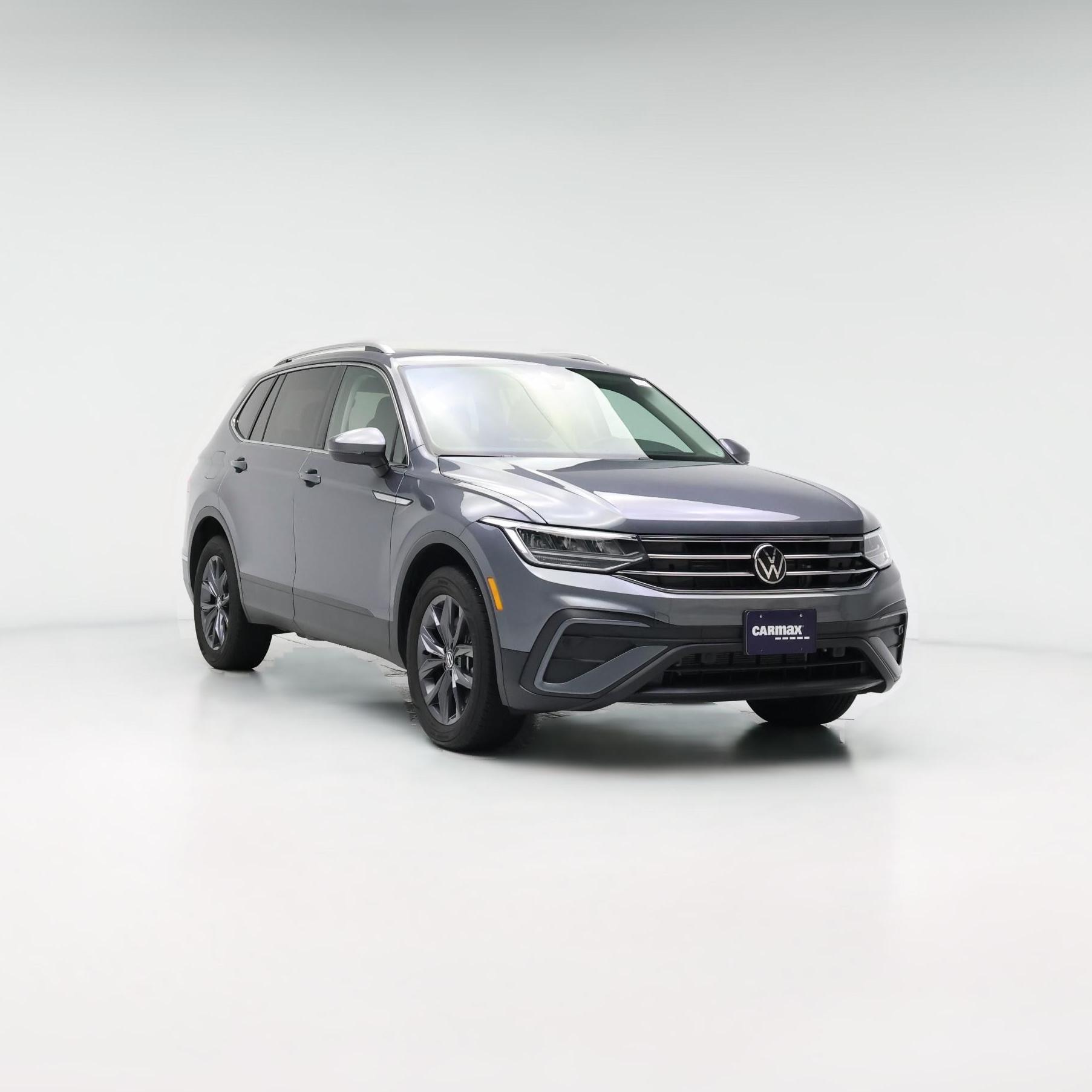 Thumbnail: 2023 Volkswagen Tiguan - 1