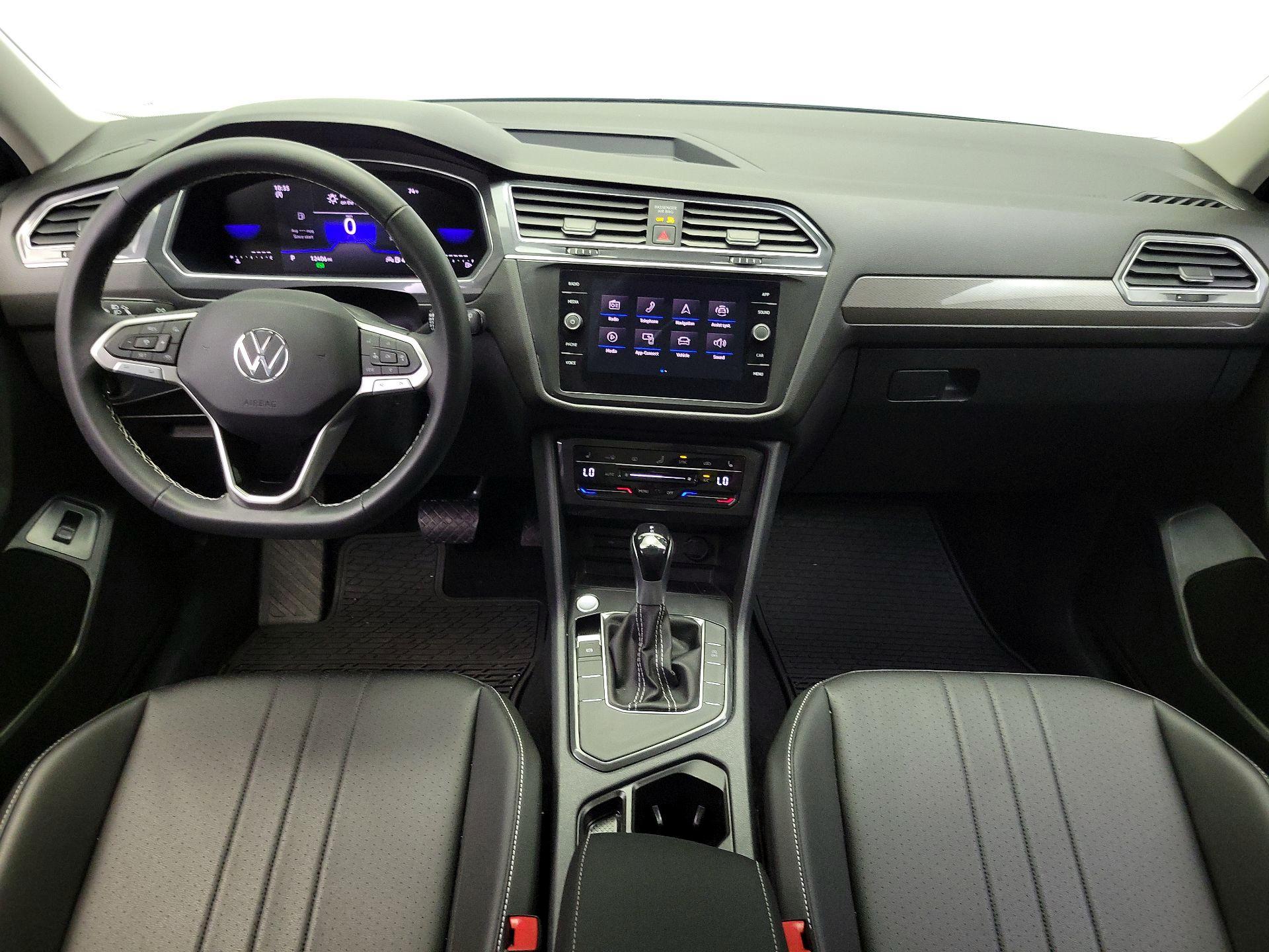 Thumbnail: 2023 Volkswagen Tiguan - 9
