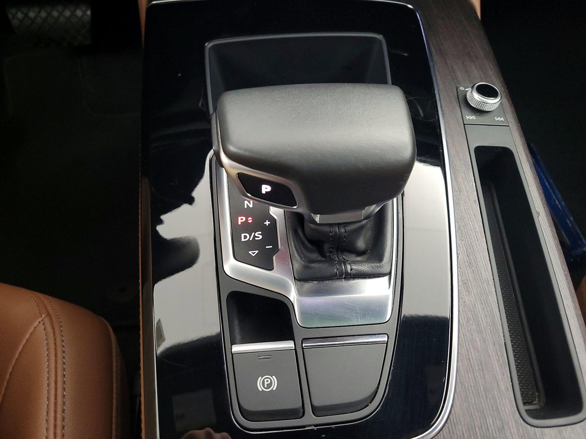 Thumbnail: 2023 Audi Q5 - 17