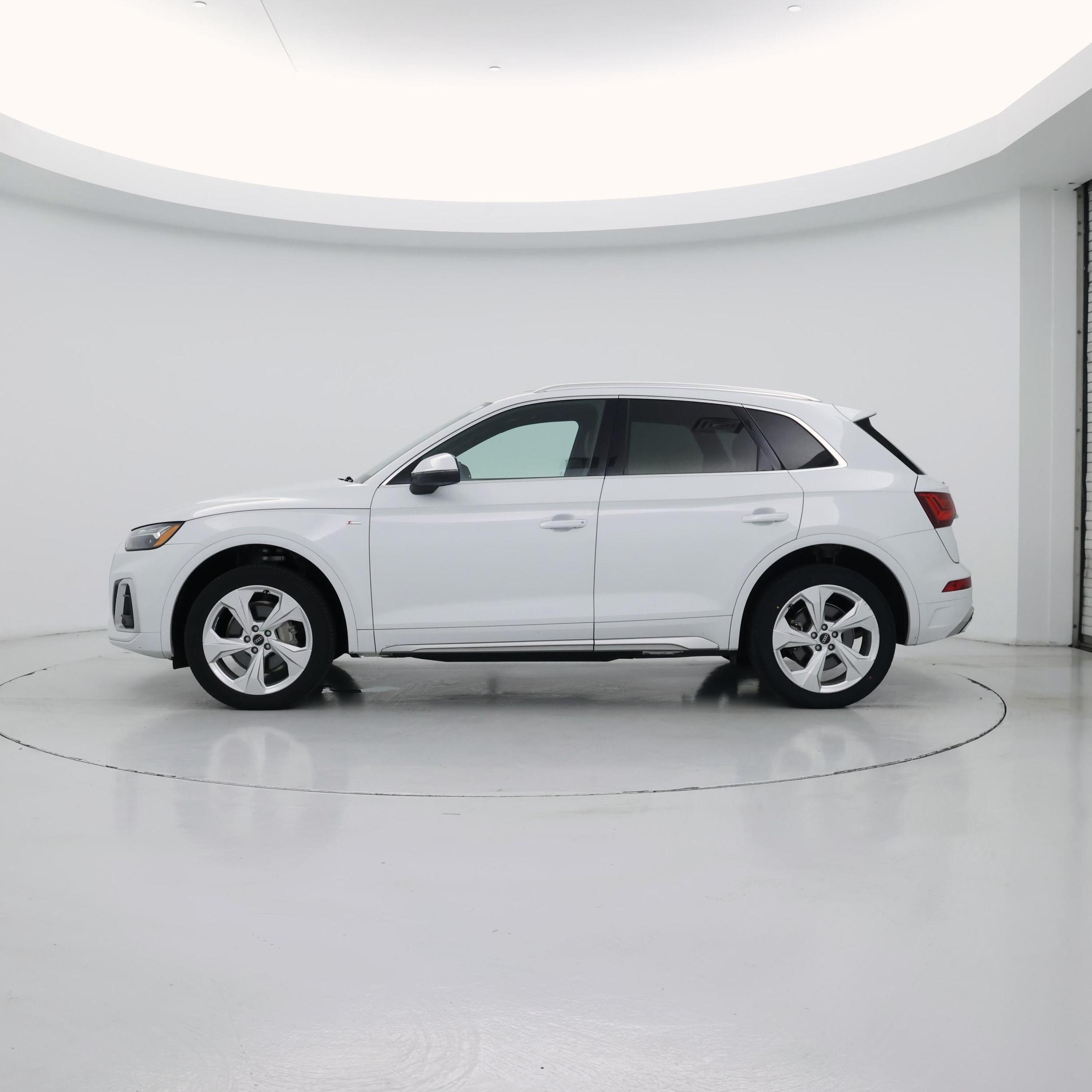Thumbnail: 2023 Audi Q5 - 3