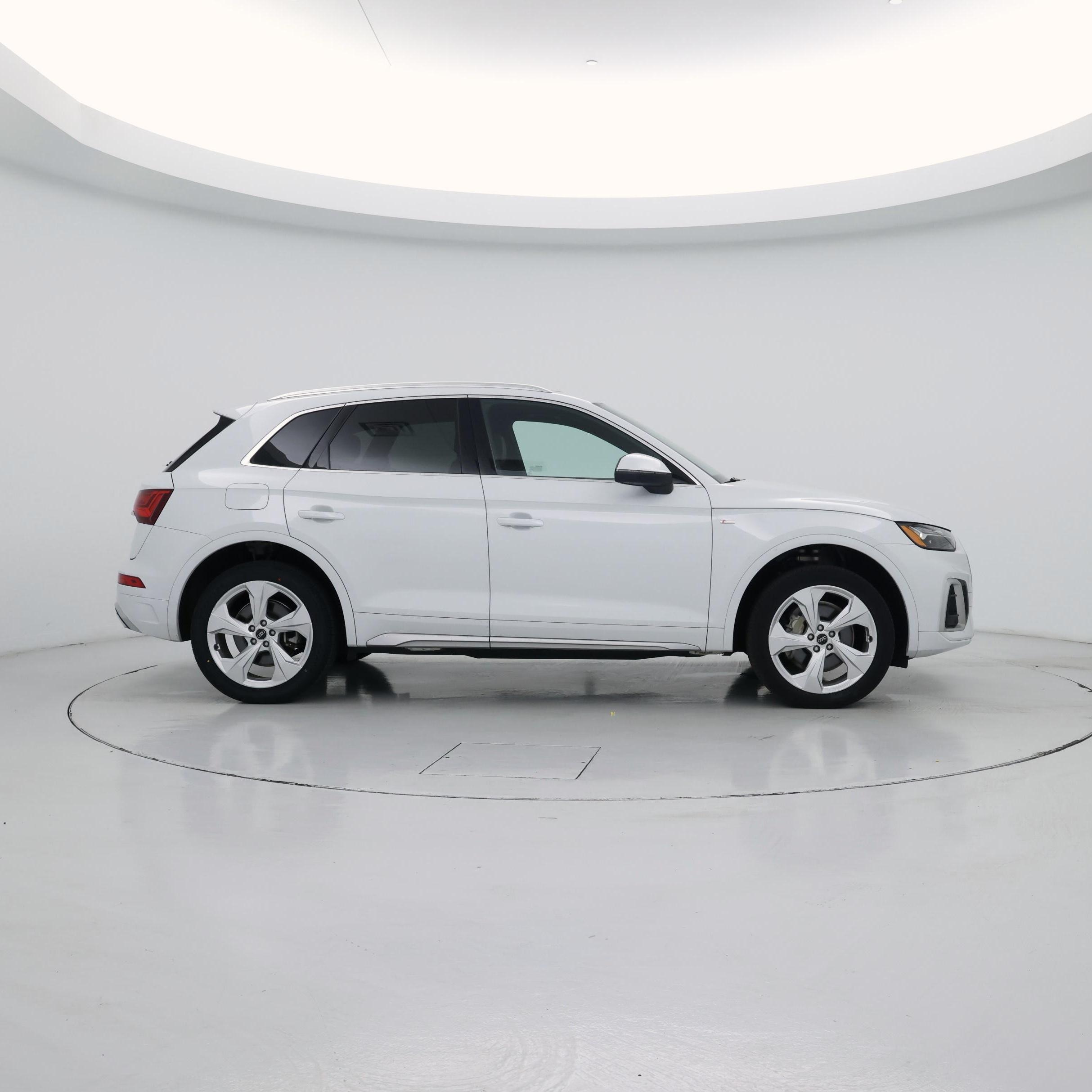 Thumbnail: 2023 Audi Q5 - 7