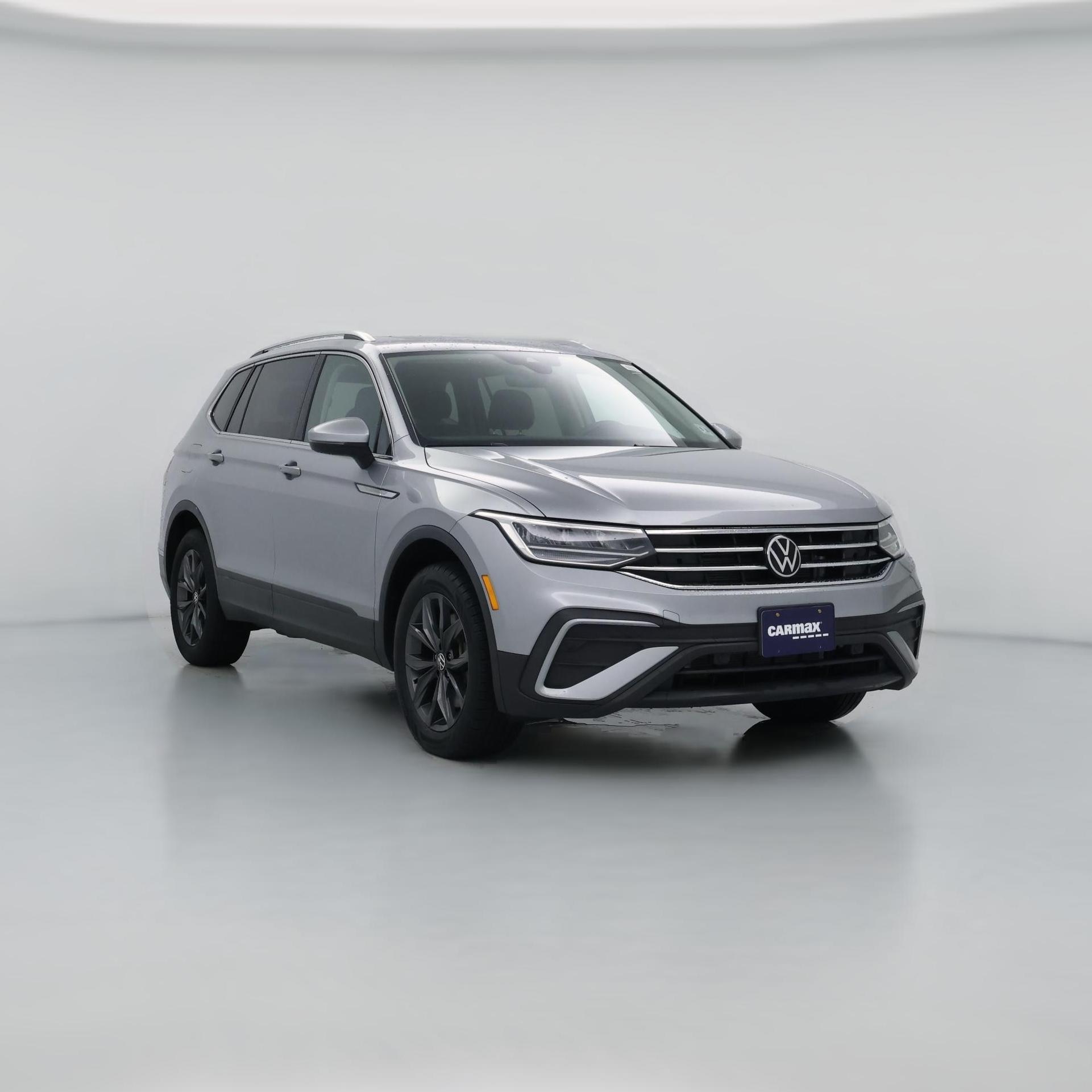 Thumbnail: 2023 Volkswagen Tiguan - 1