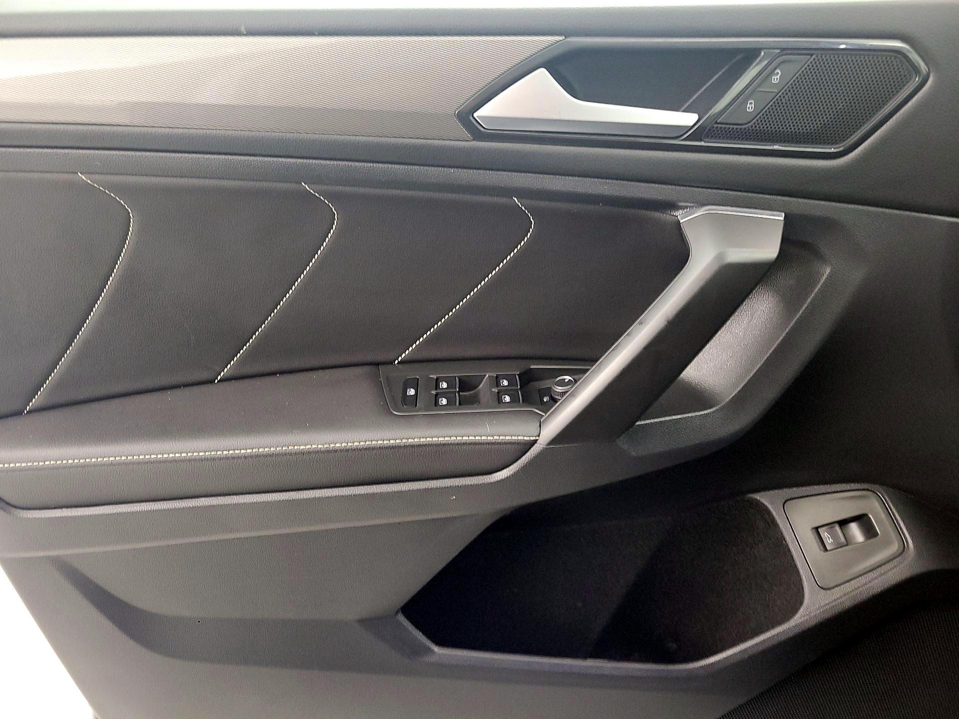 Thumbnail: 2023 Volkswagen Tiguan - 12