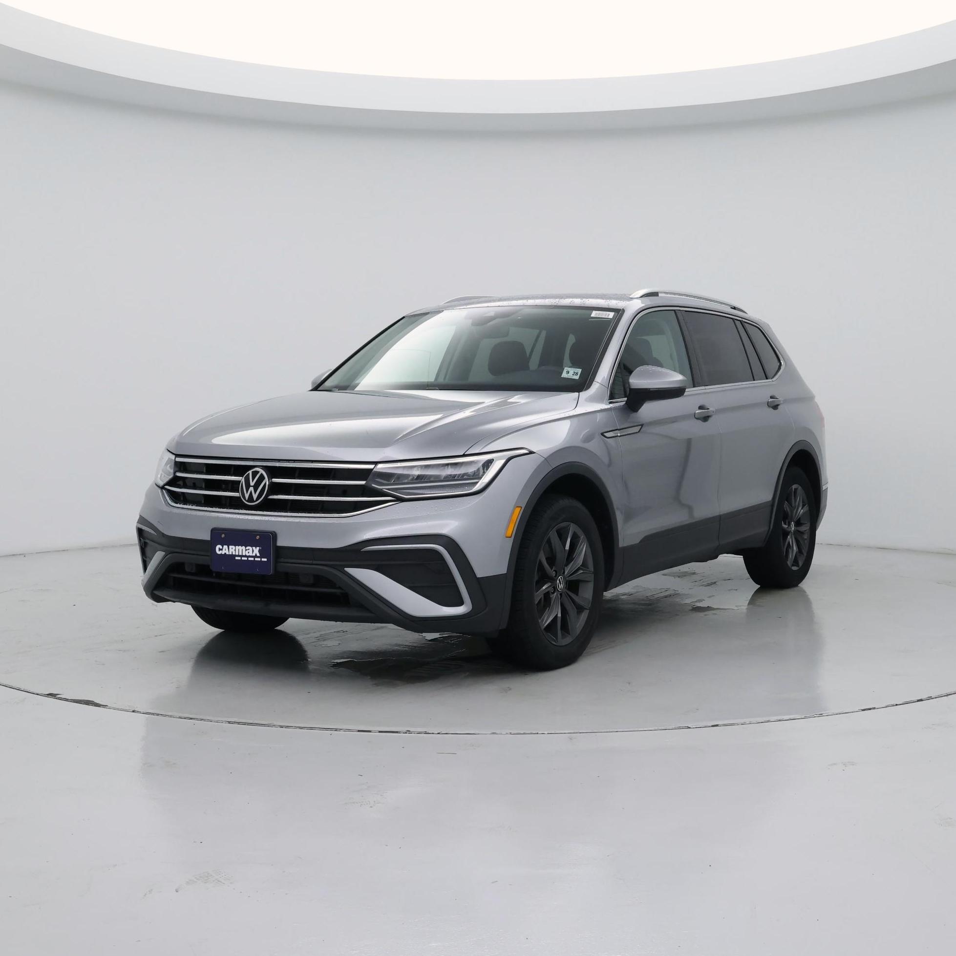Thumbnail: 2023 Volkswagen Tiguan - 4