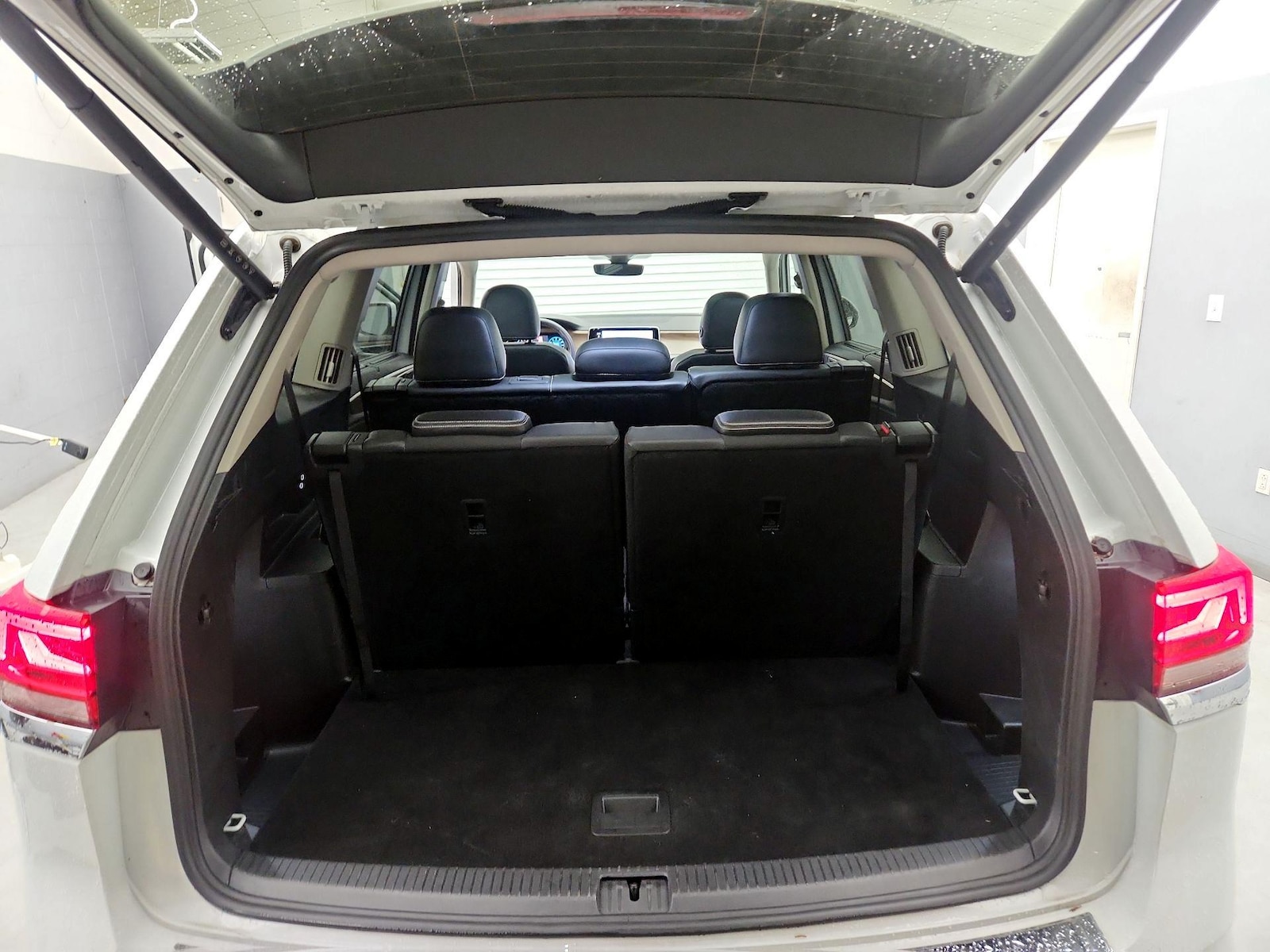 2024 Volkswagen Atlas SE w/Tech - Photo 22