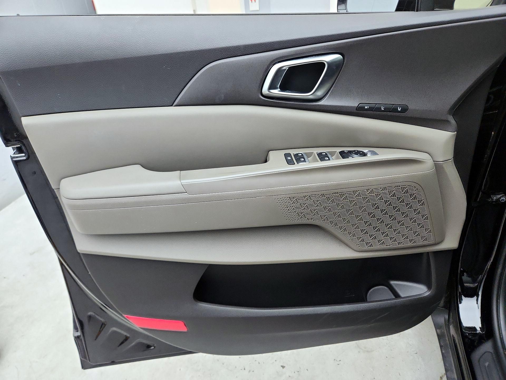 Thumbnail: 2025 Kia Carnival - 12