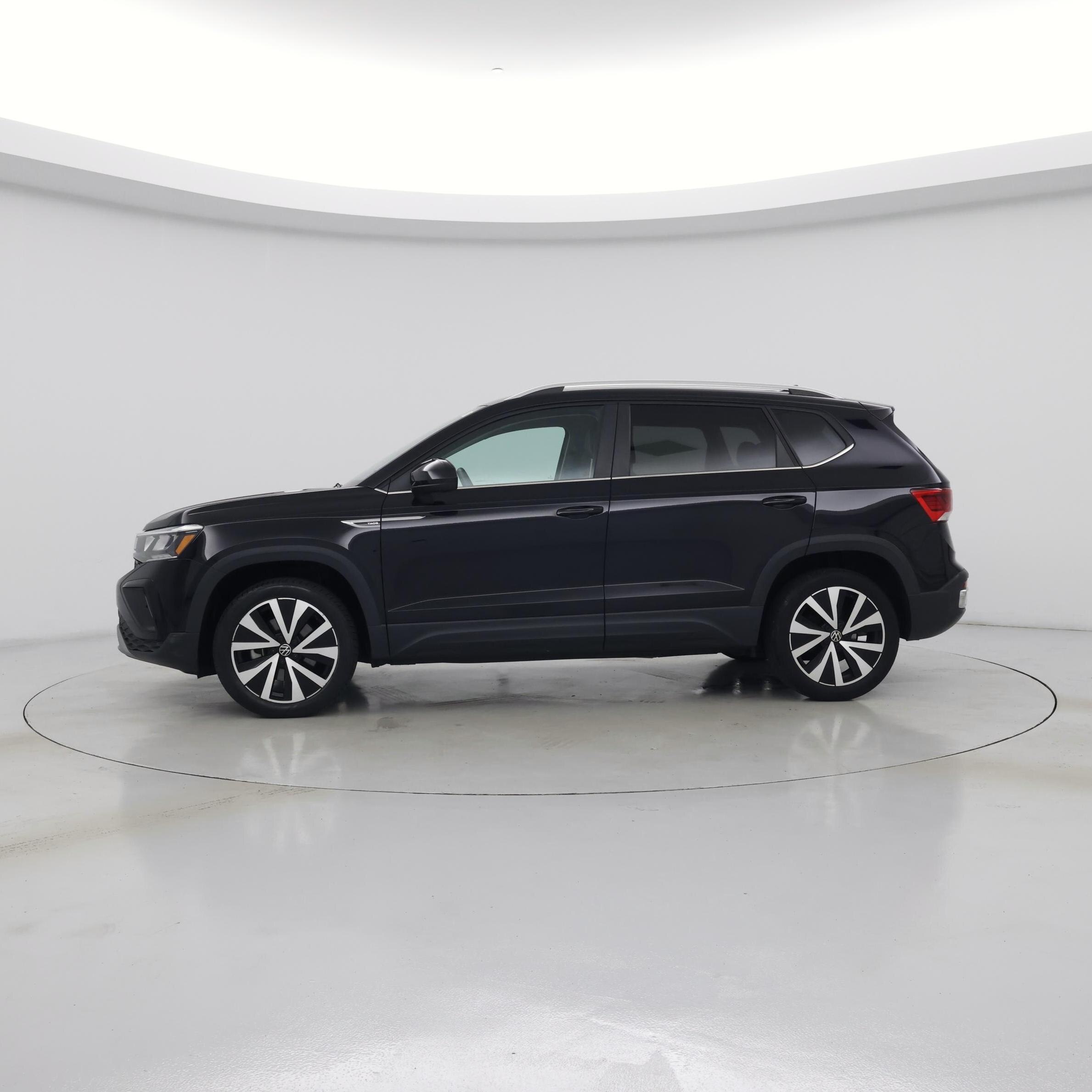 Thumbnail: 2023 Volkswagen Taos - 3