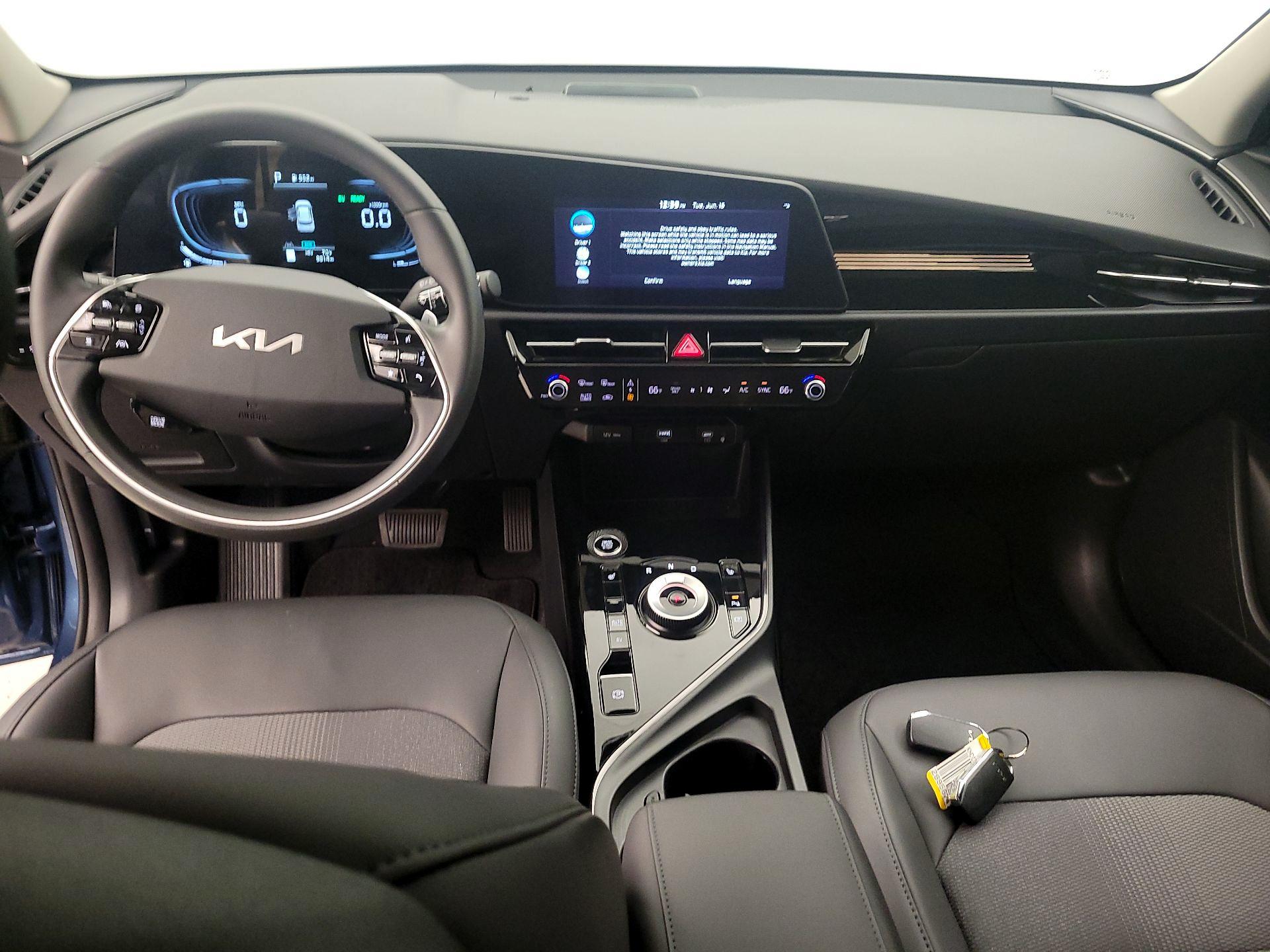 Thumbnail: 2024 Kia Niro - 9