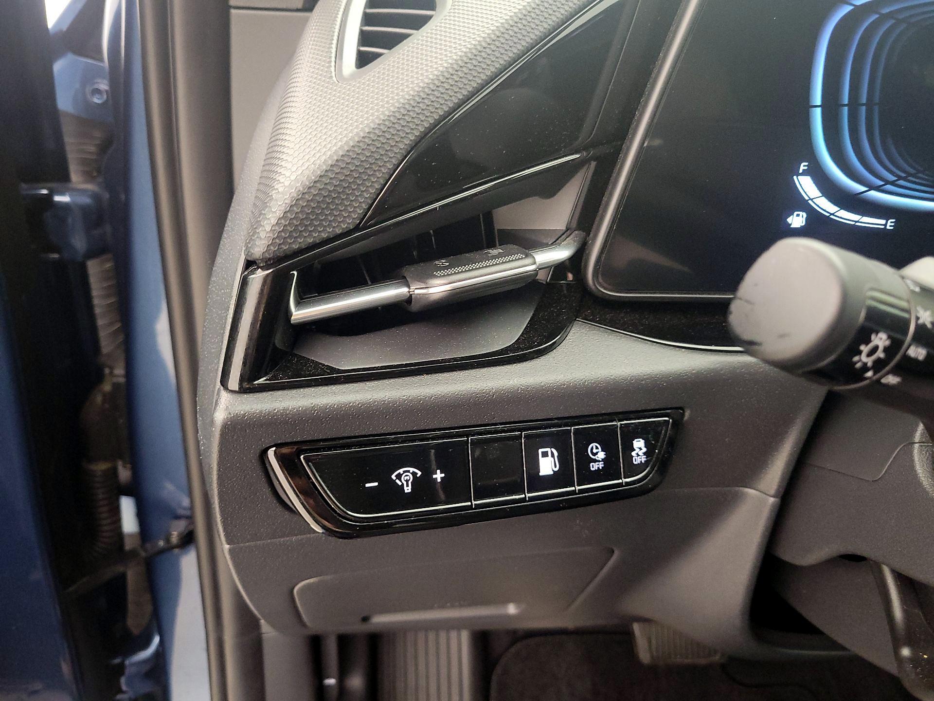Thumbnail: 2024 Kia Niro - 13