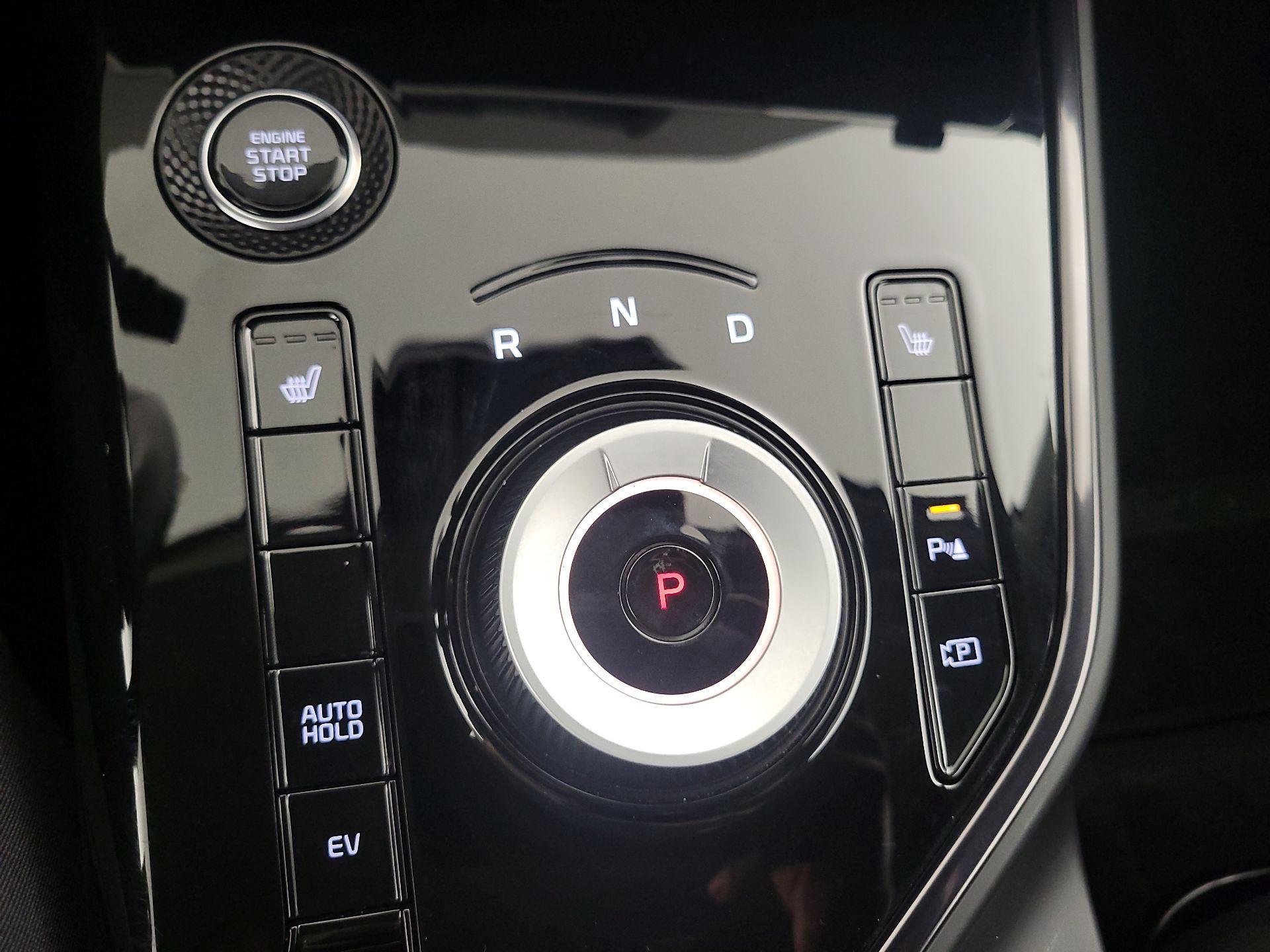 Thumbnail: 2024 Kia Niro - 18