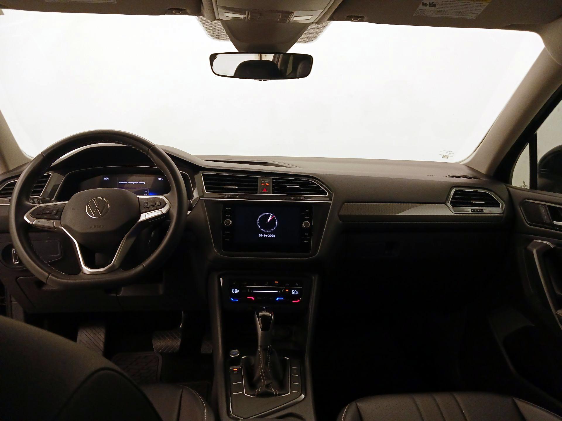 Thumbnail: 2023 Volkswagen Tiguan - 9