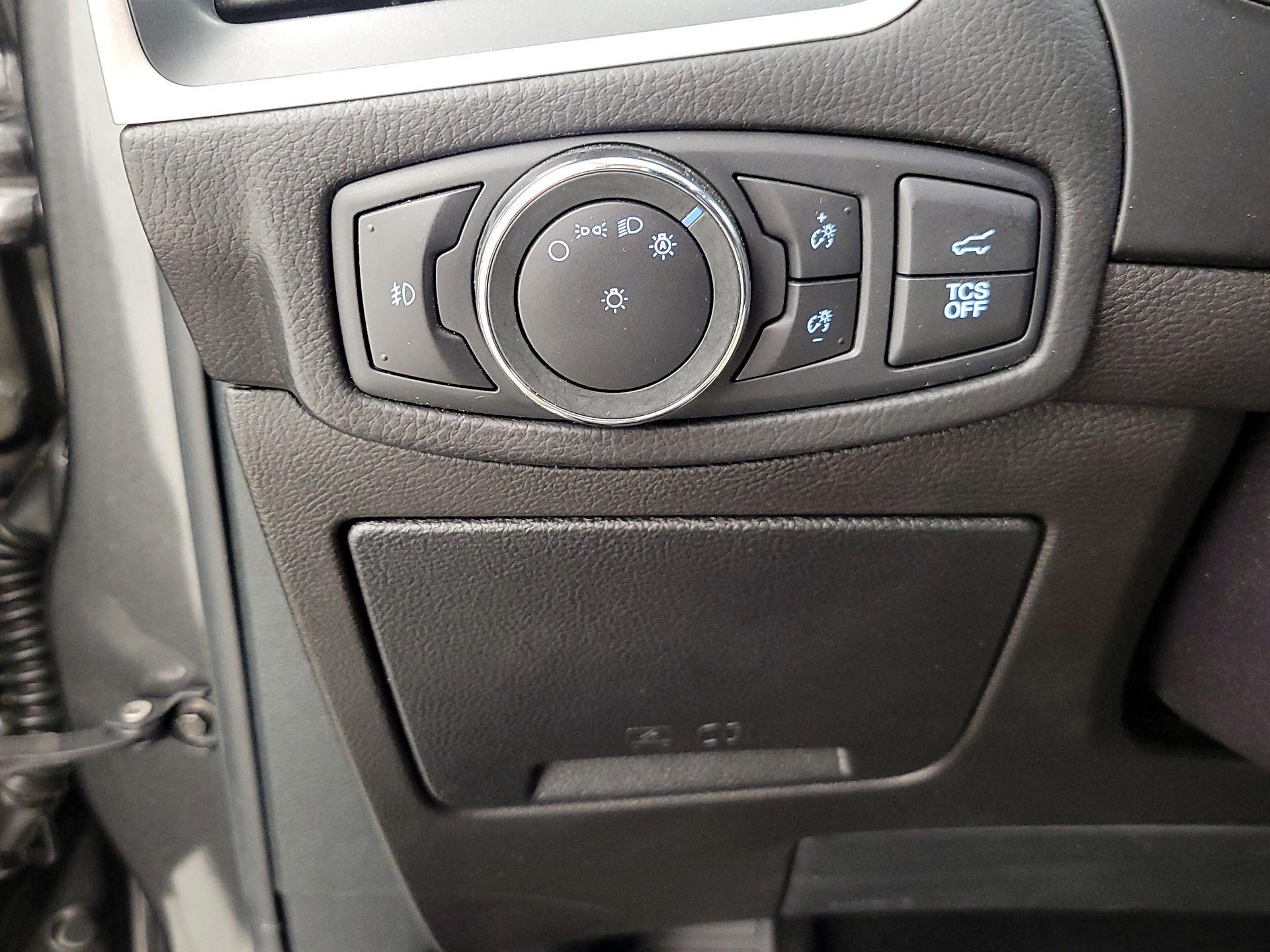 Thumbnail: 2019 Ford Edge - 13