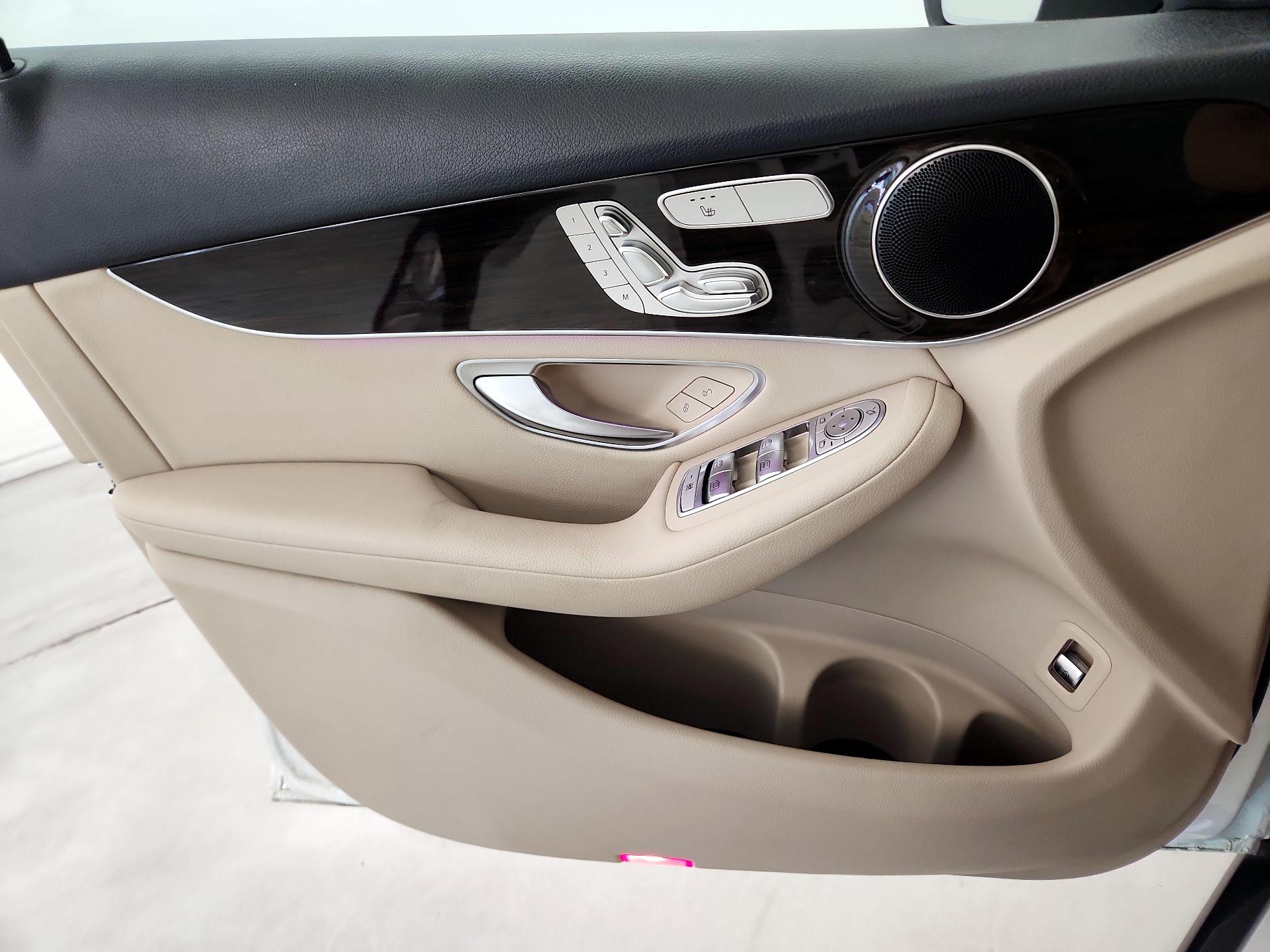 Thumbnail: 2020 Mercedes-Benz GLC - 12