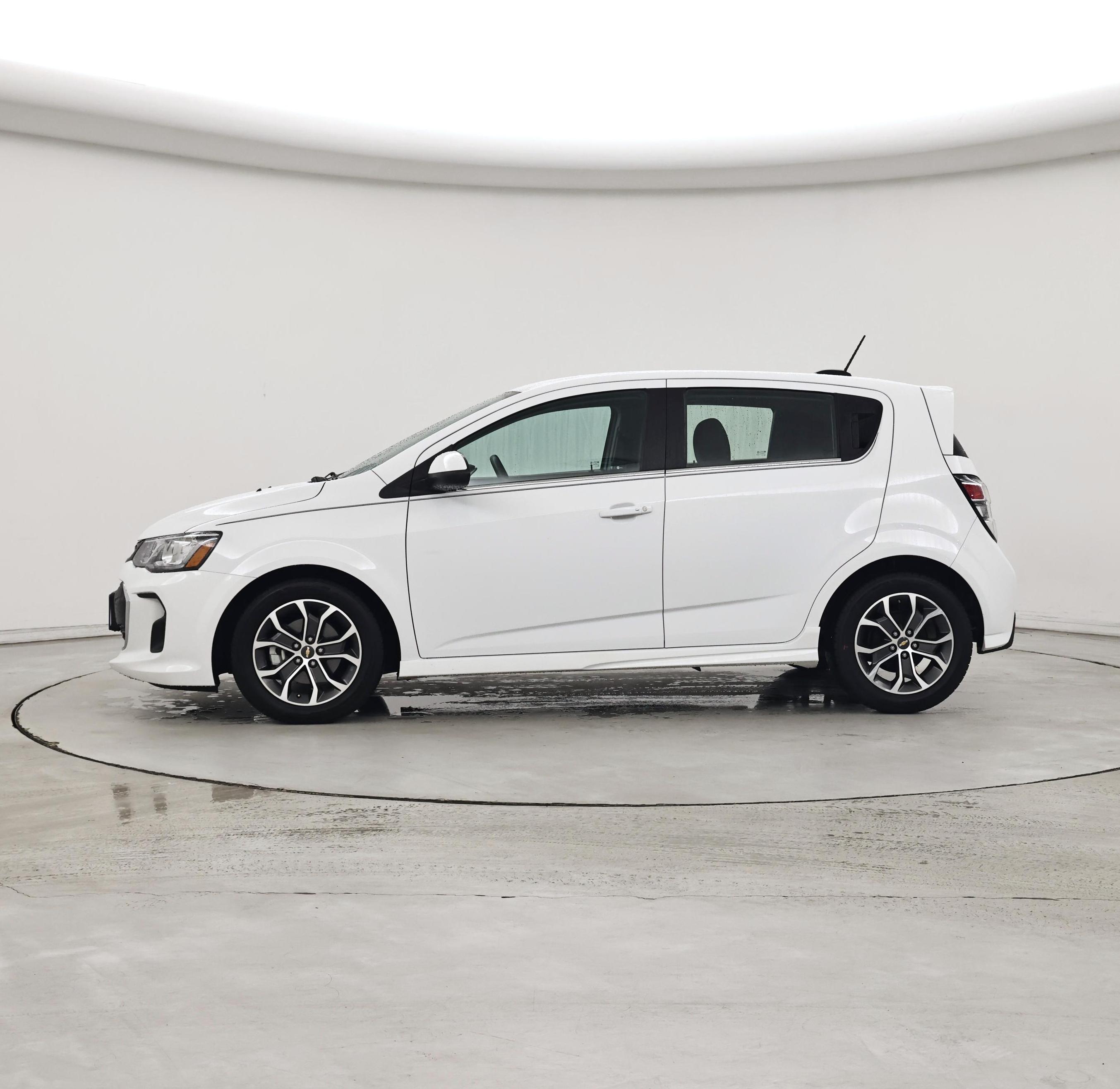 Thumbnail: 2017 Chevrolet Sonic - 3