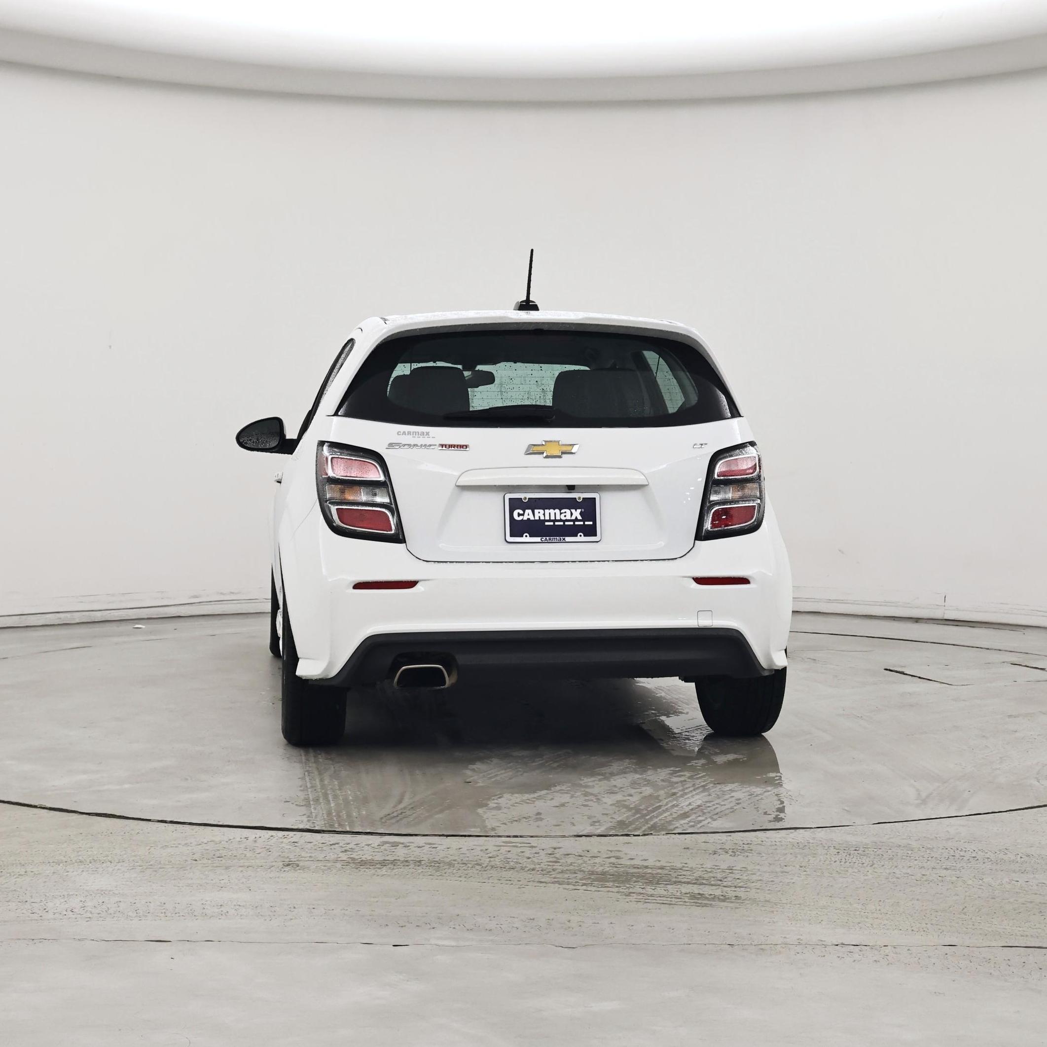 Thumbnail: 2017 Chevrolet Sonic - 6