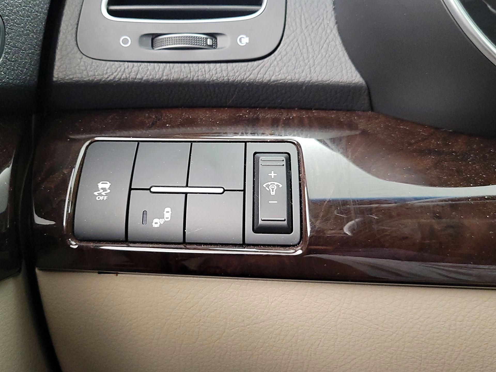 Thumbnail: 2015 Kia Sorento - 13
