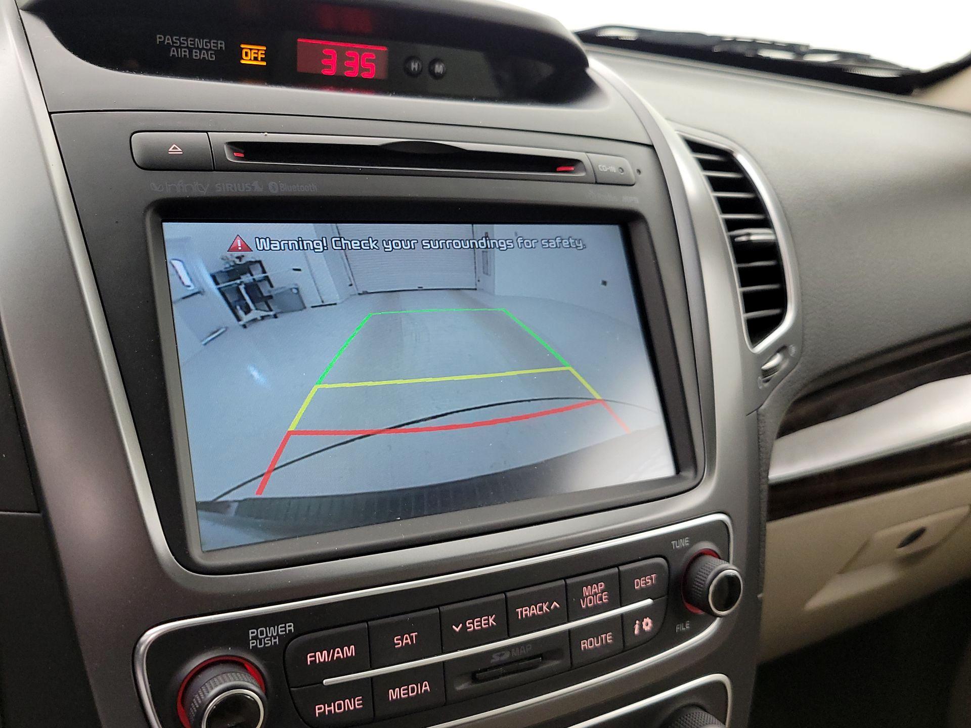 Thumbnail: 2015 Kia Sorento - 15