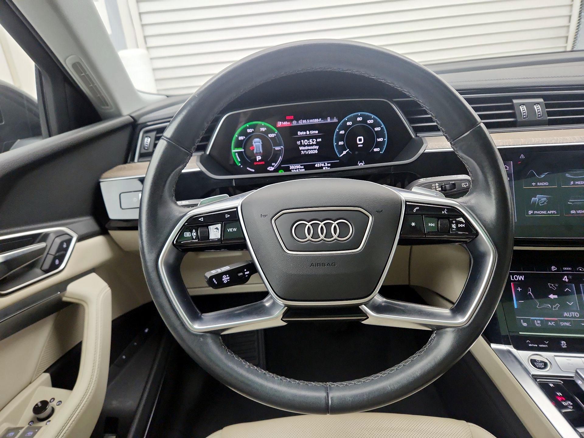 Thumbnail: 2024 Audi Q8 e-tron - 10